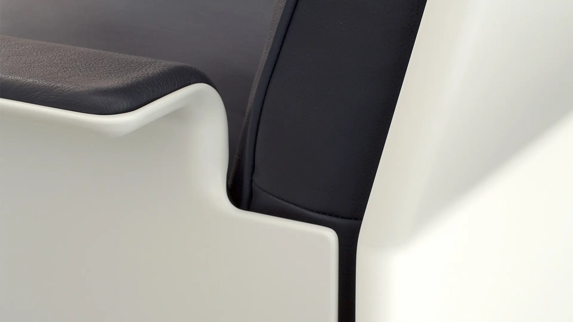 Vitsoe - 620 Chair Programme: High back armchair