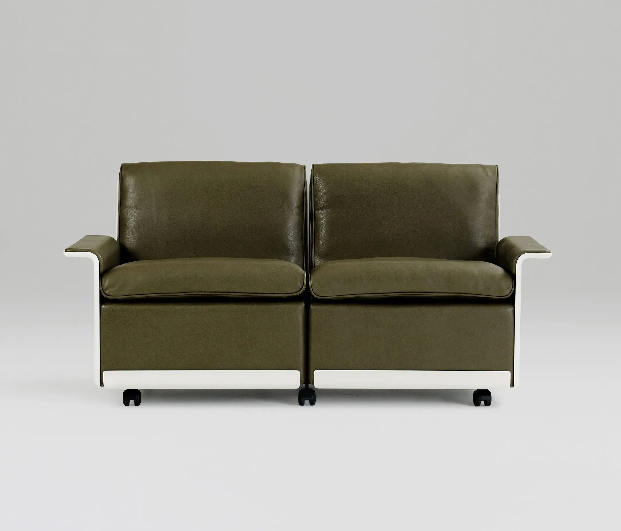 Vitsoe - 620 Chair Programme: Two seat sofa