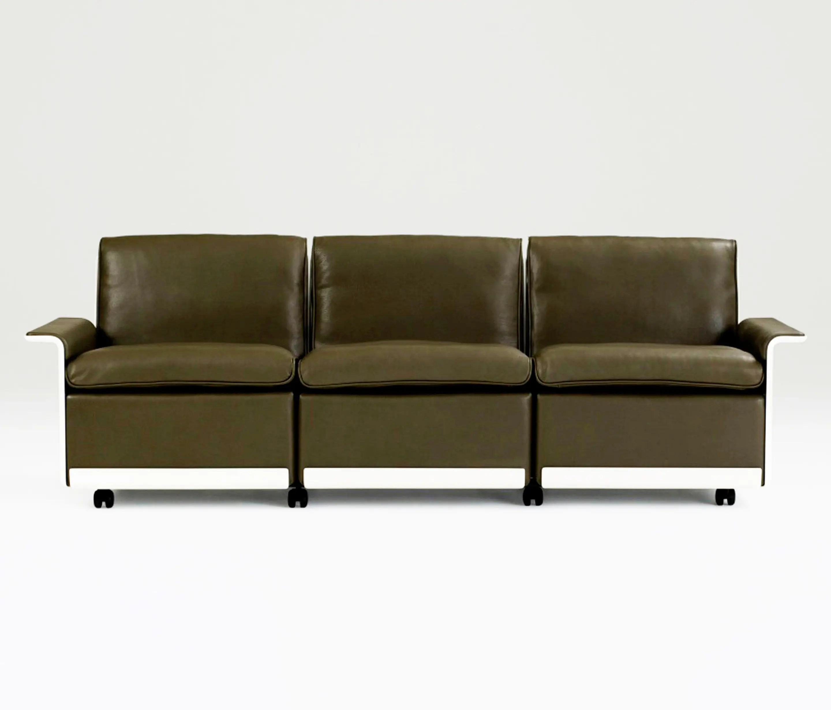 Vitsoe - 620 Chair Programme: Three seat sofa