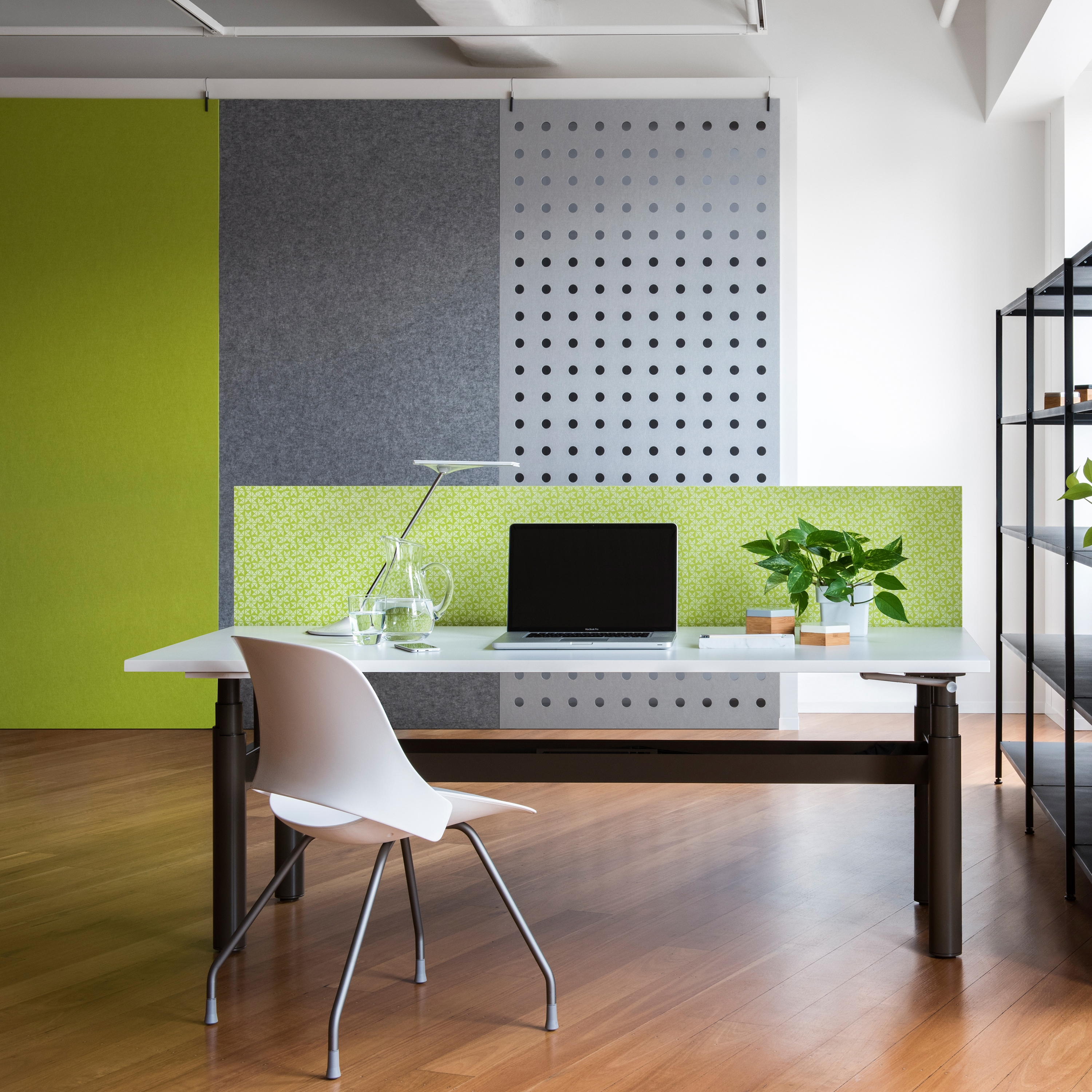 Mostra il prodotto Hanging Pendents | EchoPanel® Dot del produttore Woven Image