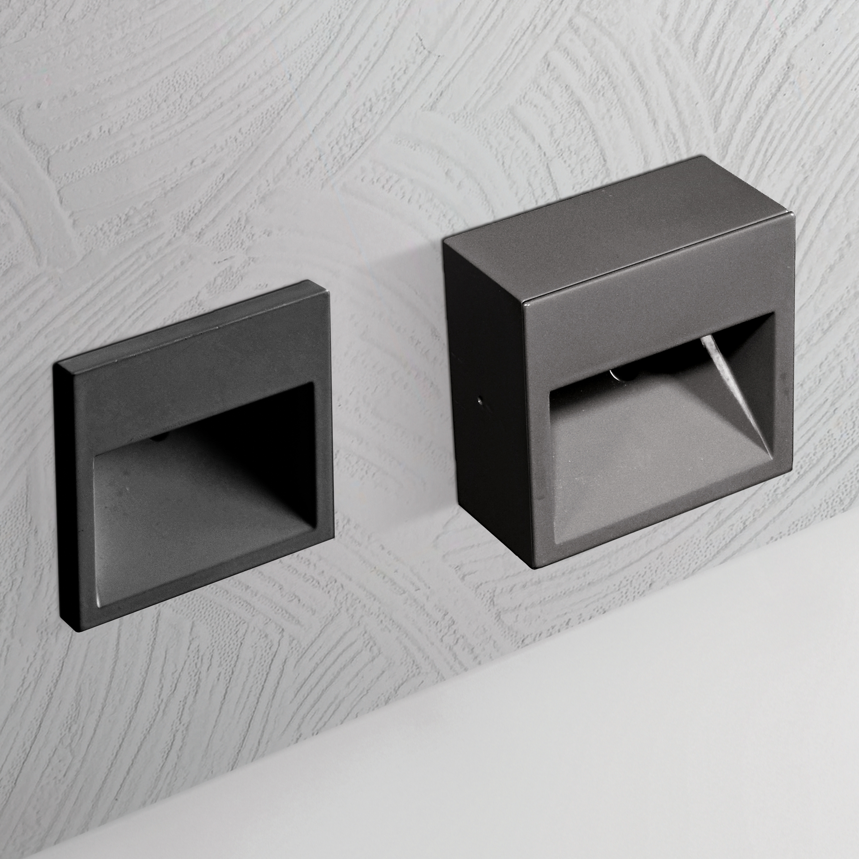 OUTDOOR WALL LIGHTS