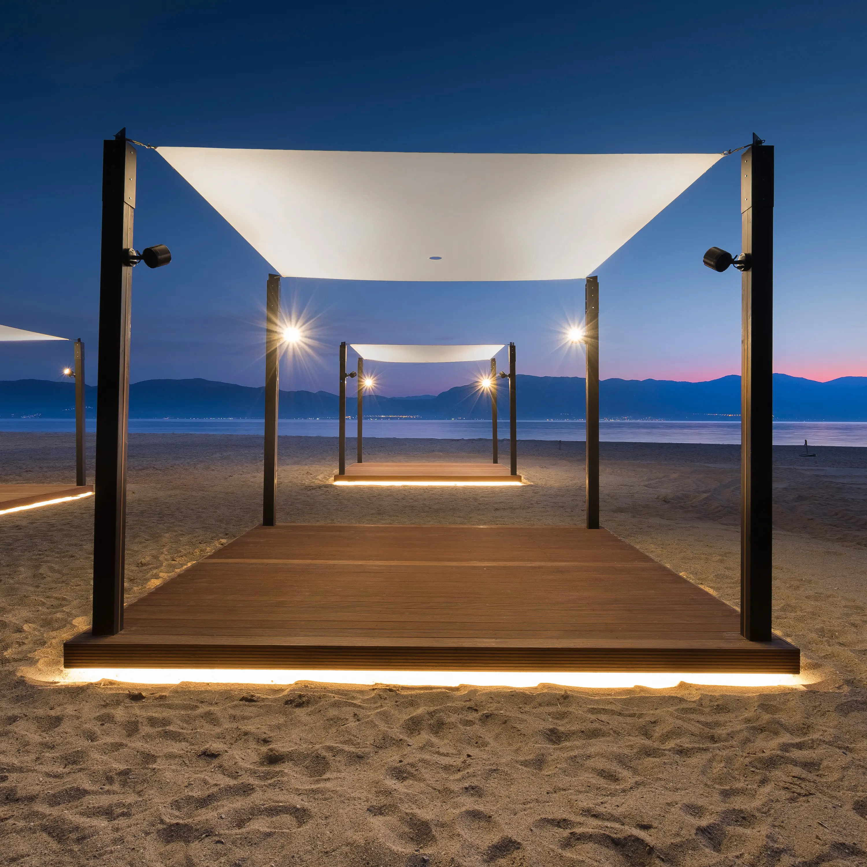 BRIGHT SPECIAL LIGHTING S.A. - Fortis Q Sqaure LED