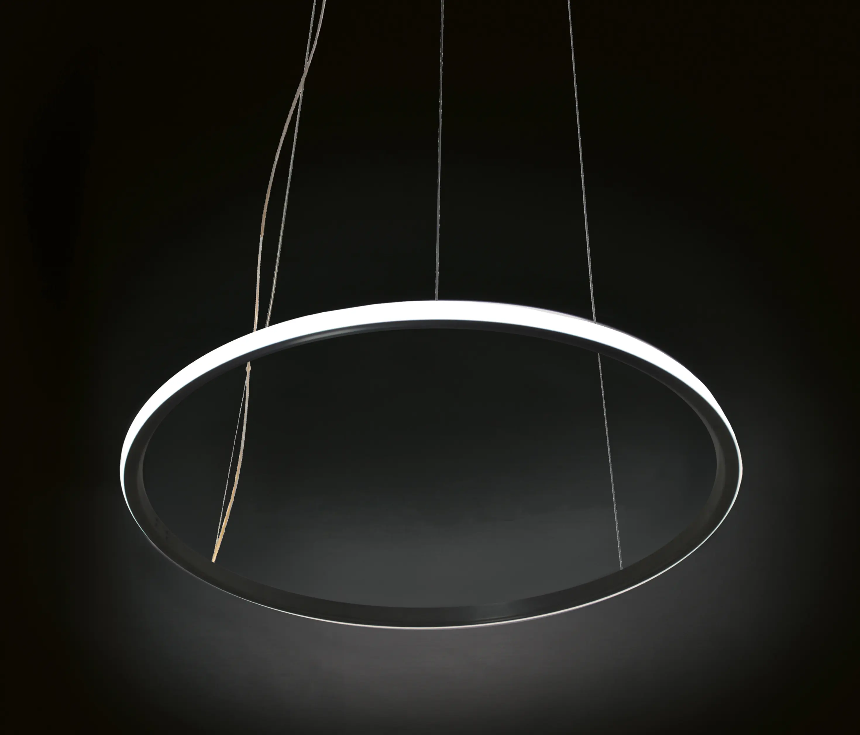 BRIGHT SPECIAL LIGHTING S.A. - Comis 10 Ring