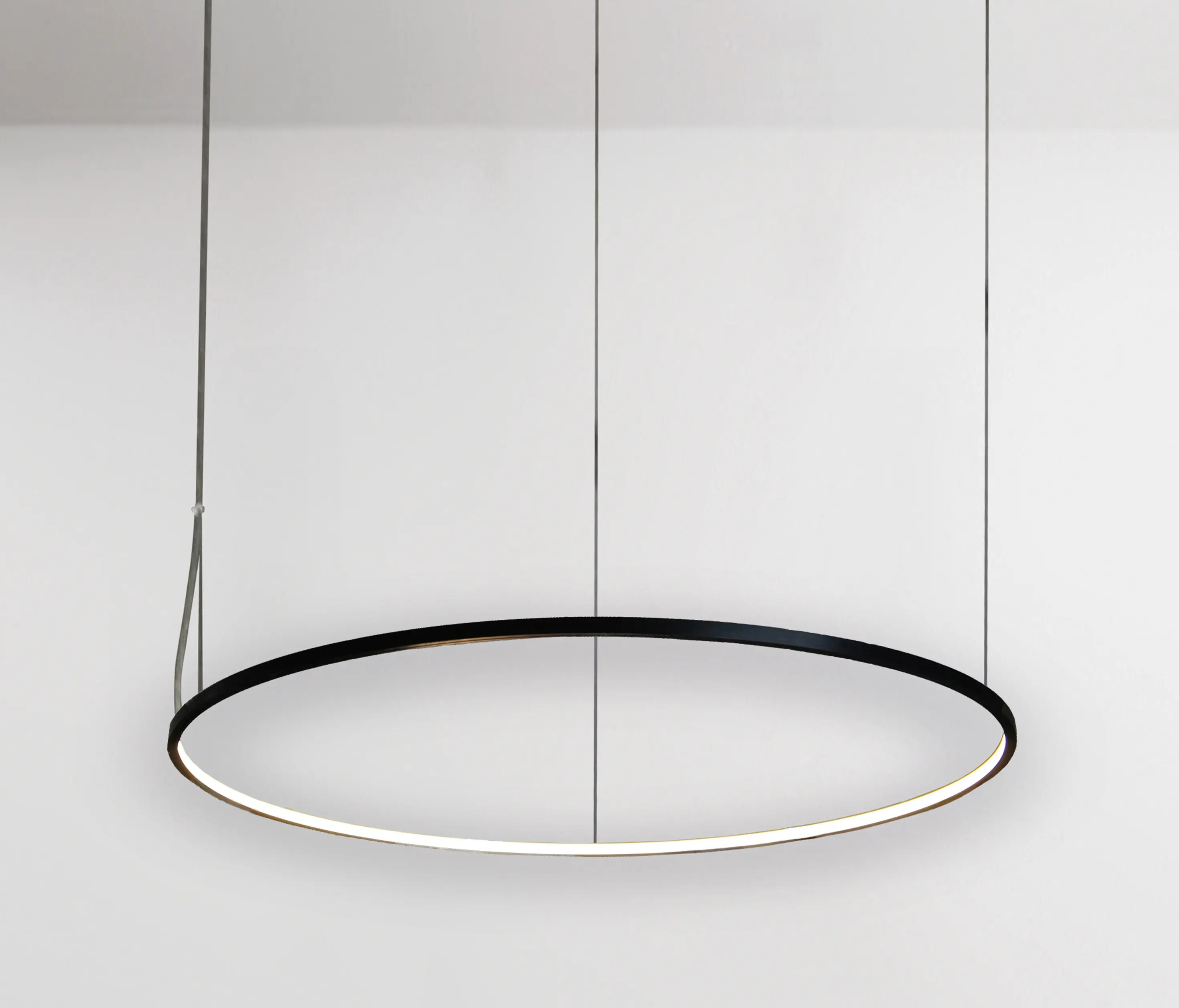 BRIGHT SPECIAL LIGHTING S.A. - Comis Ring