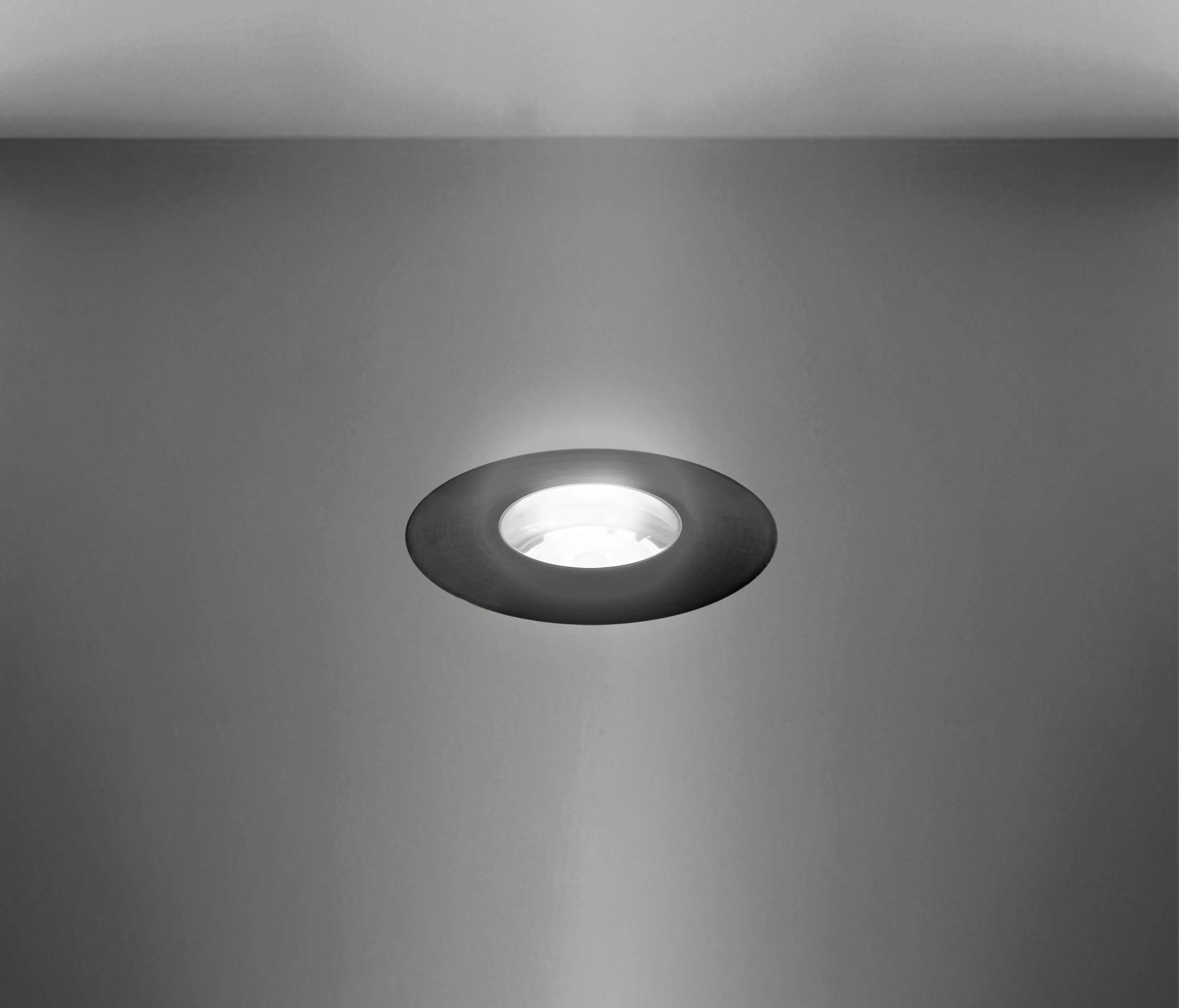 BRIGHT SPECIAL LIGHTING S.A. - Fama