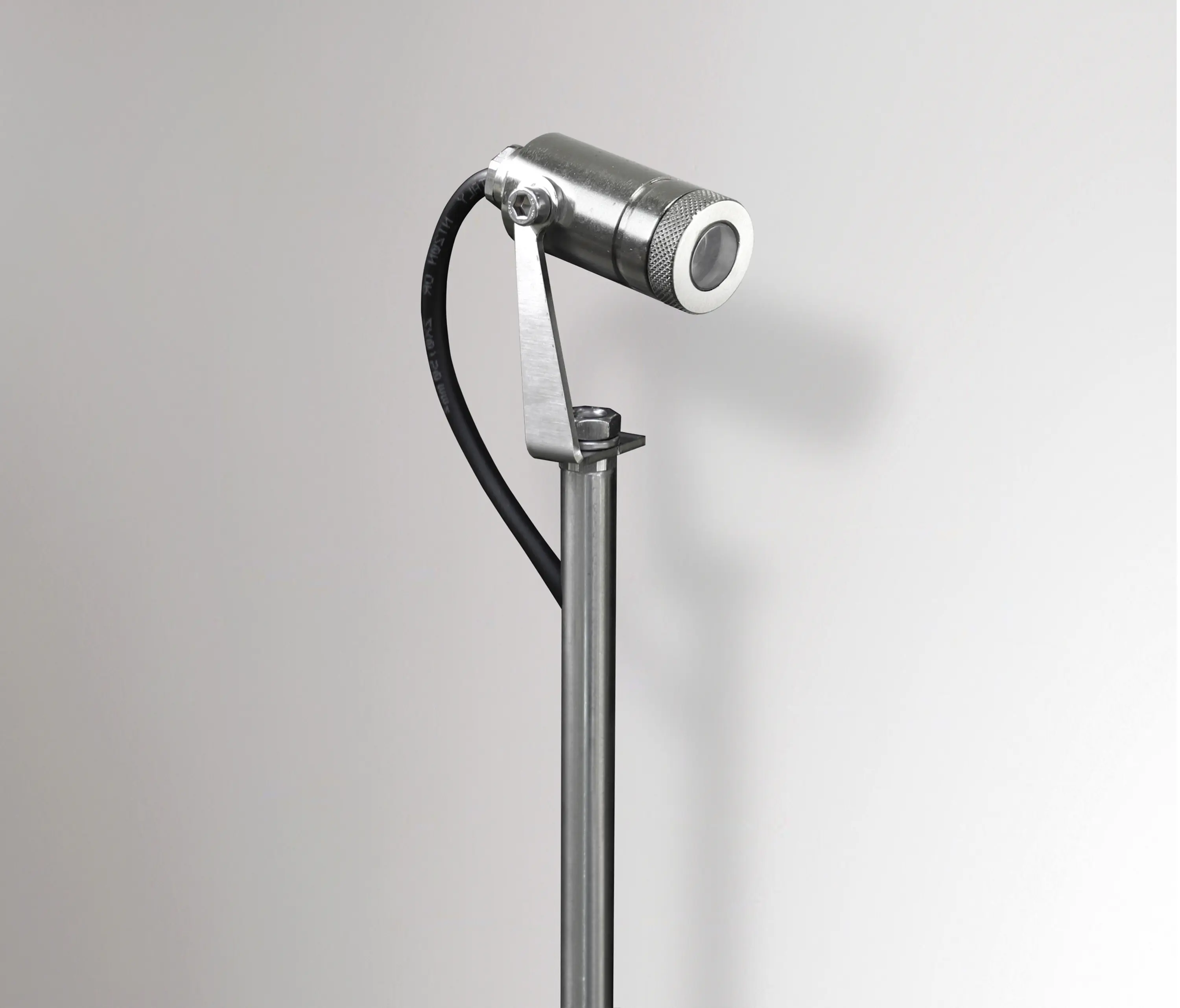 BRIGHT SPECIAL LIGHTING S.A. - Fama Out Spot DZ