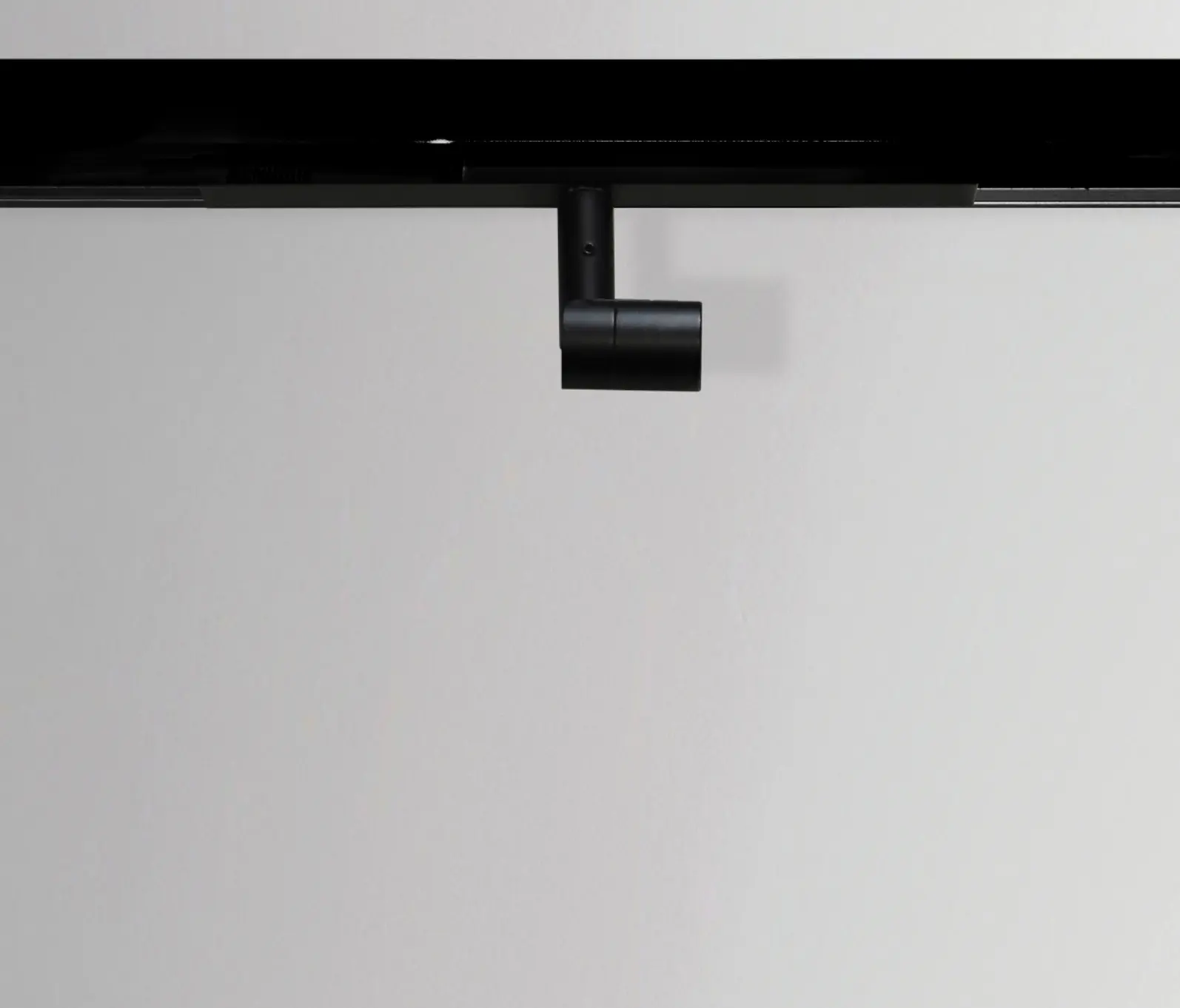BRIGHT SPECIAL LIGHTING S.A. - Legatus Spot 20