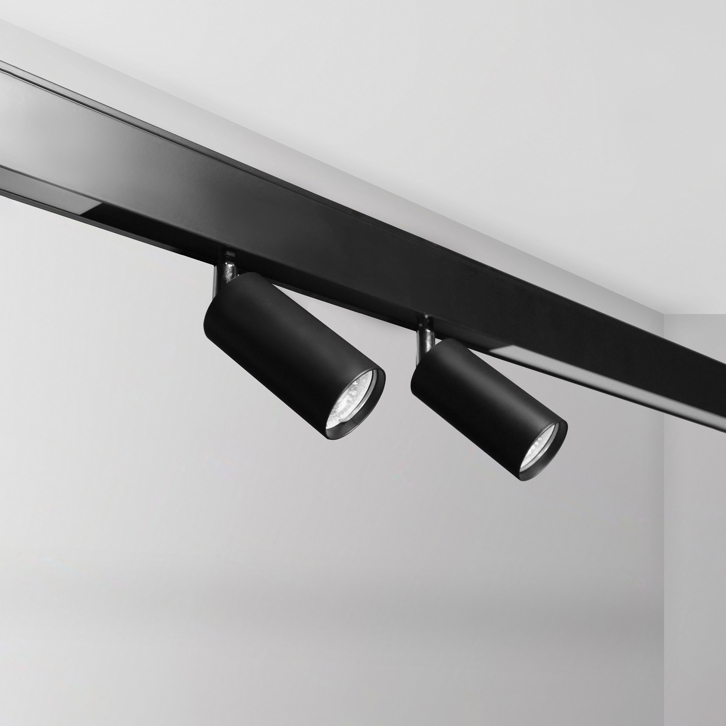 Mostra il prodotto Notus 19 Spot Linear LED del produttore BRIGHT SPECIAL LIGHTING S.A.