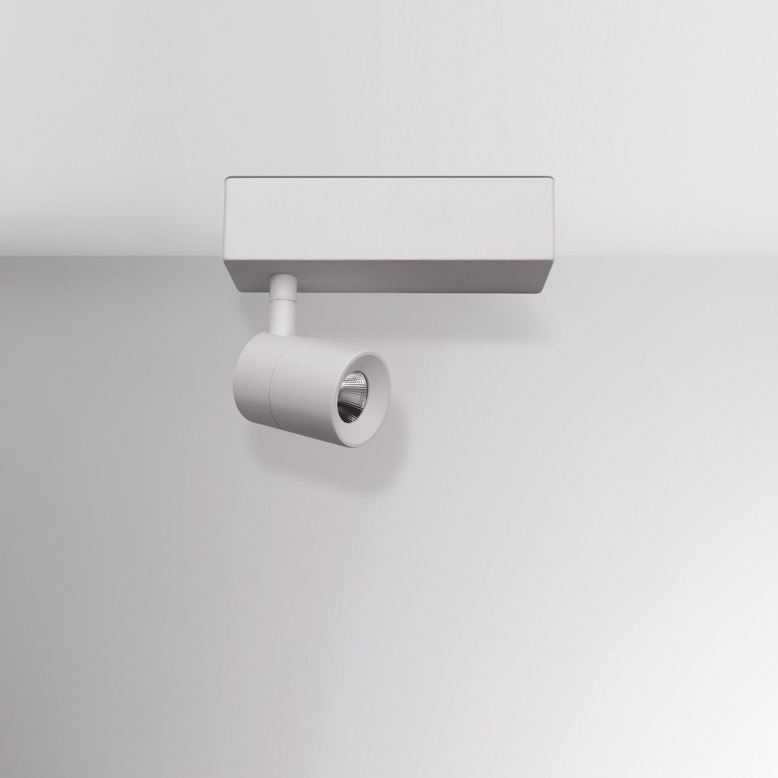 Display product Legatus Spot 35 1F from manufacturer BRIGHT SPECIAL LIGHTING S.A.