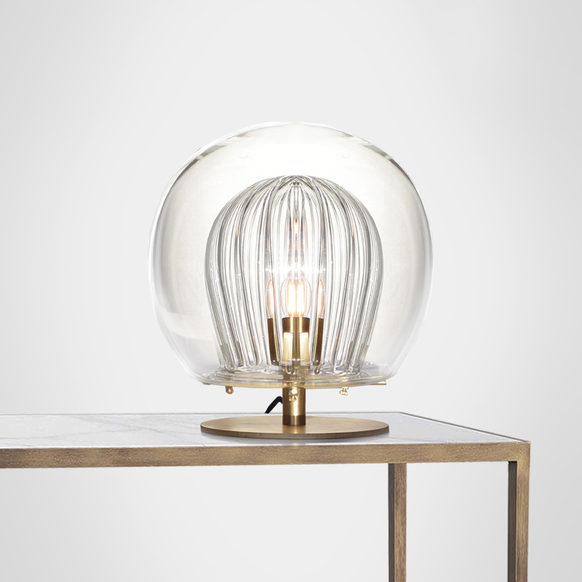 Mostrar el producto Pleated Crystal Table Light - Clear del fabricante Marc Wood Studio