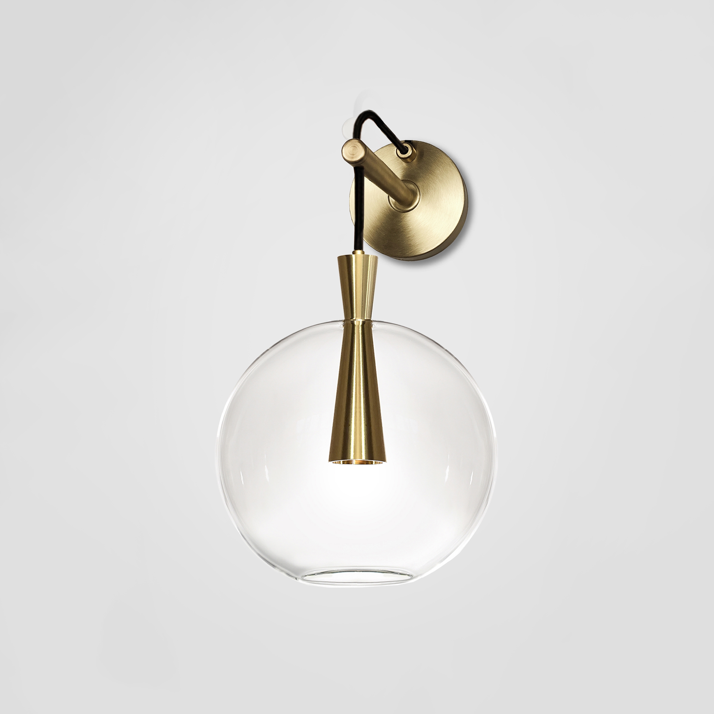 Mostrar el producto Cone Wall Light - Lamp and Shade del fabricante Marc Wood Studio