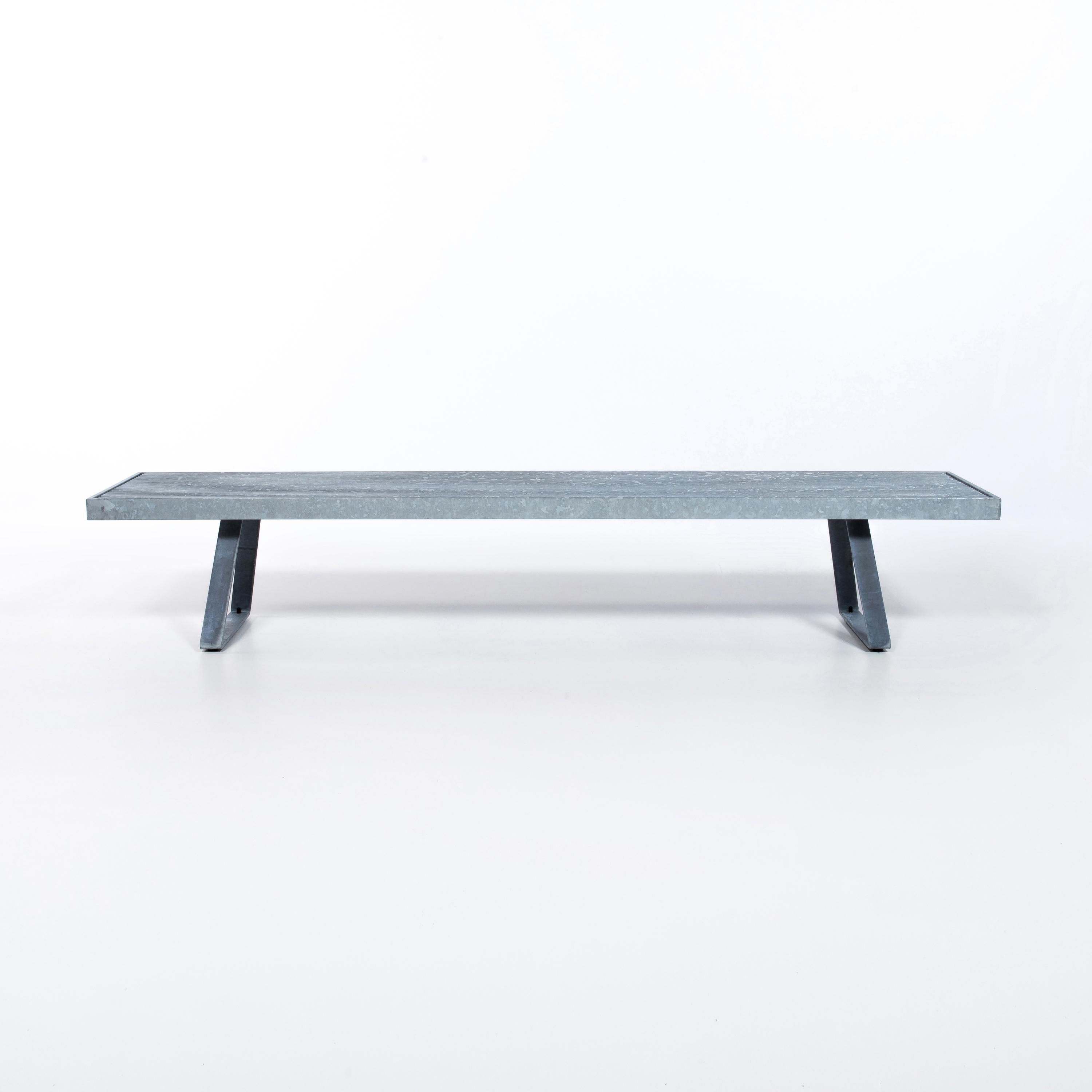 Vertoon produk Ganzmetall bench van vervaardiger Volker Weiss
