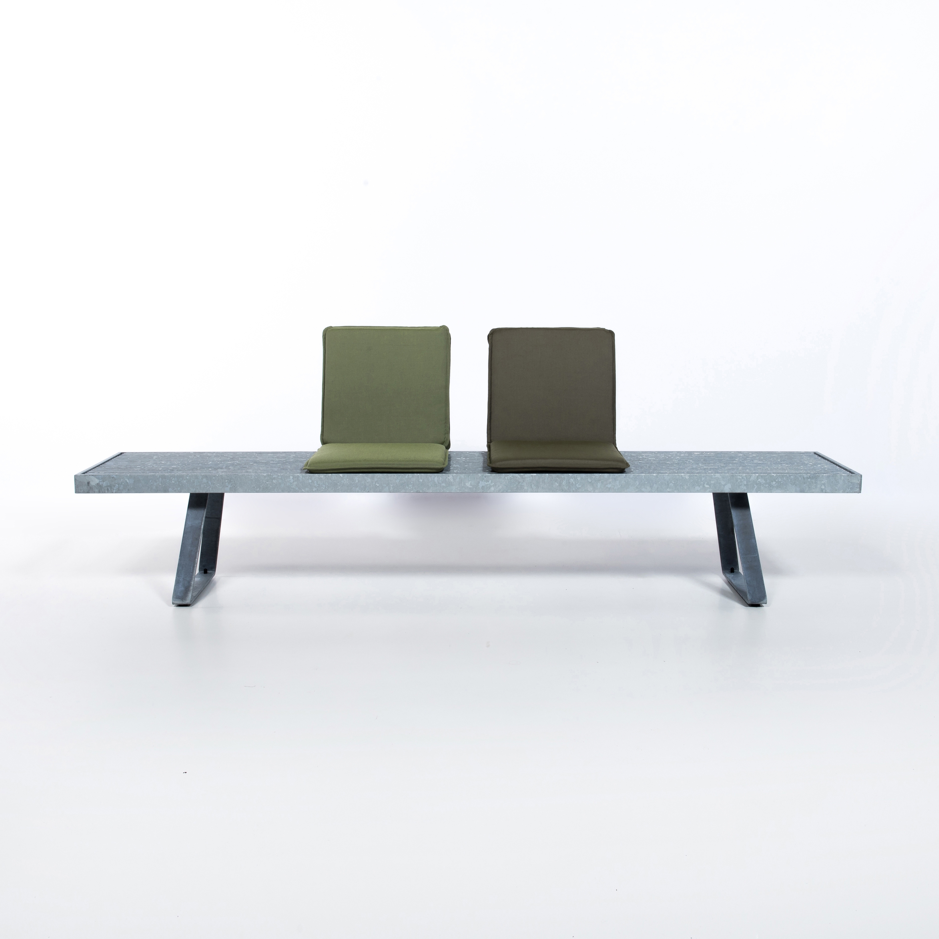 Vertoon produk Ganzmetall bench van vervaardiger Volker Weiss