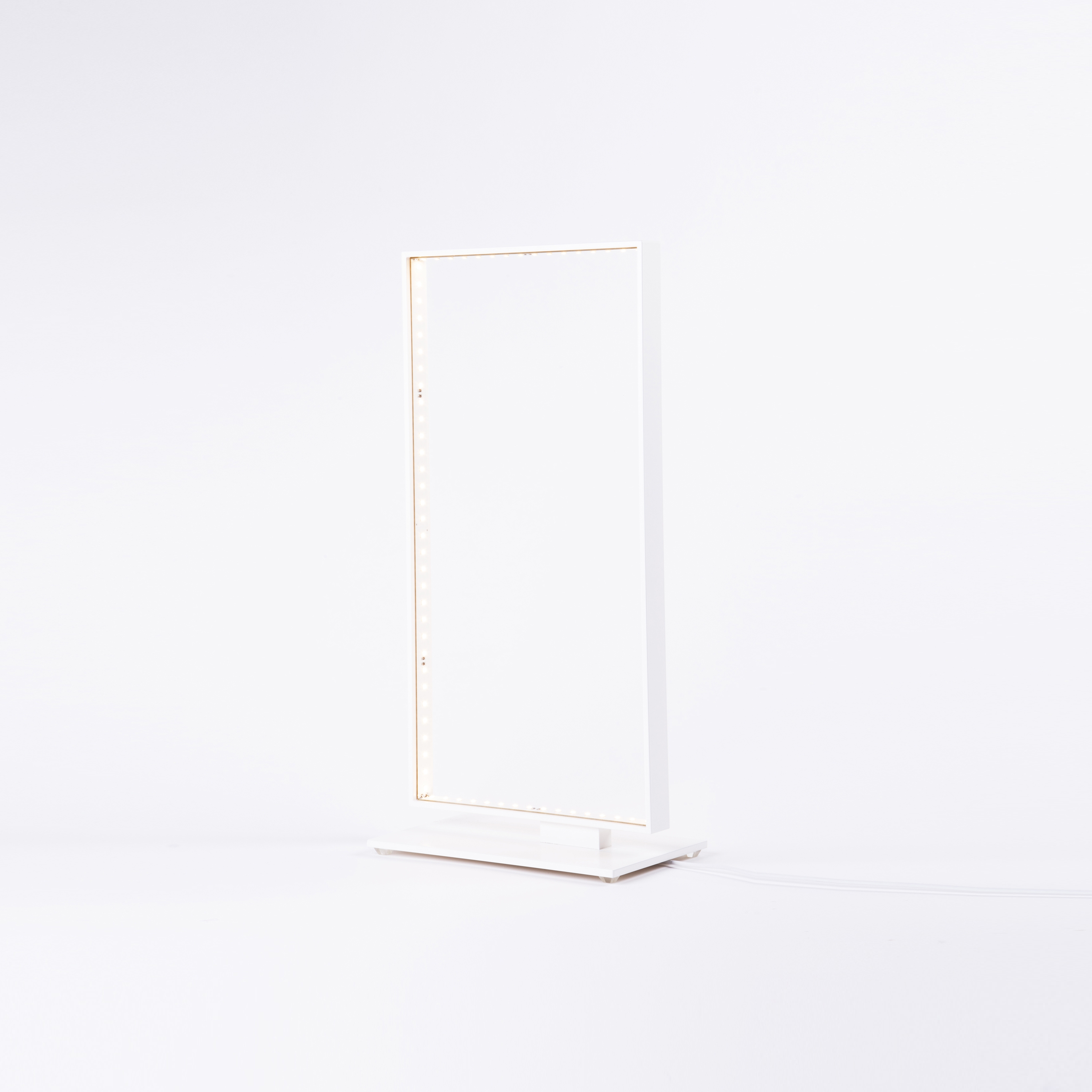 SQUARE 20 White