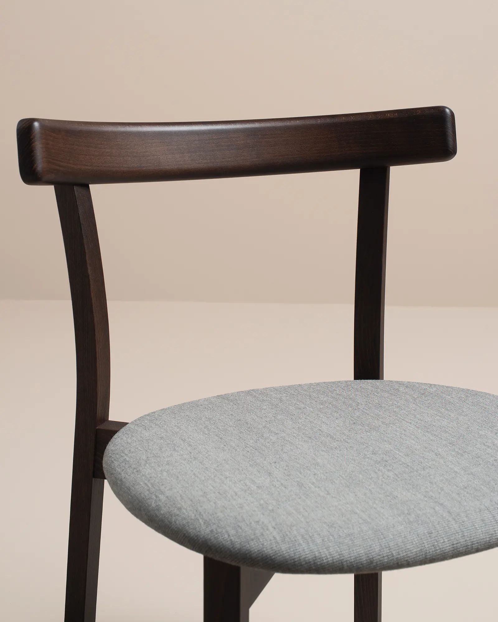 Cantarutti - TIMBER Stackable Chair 1.03.I-W