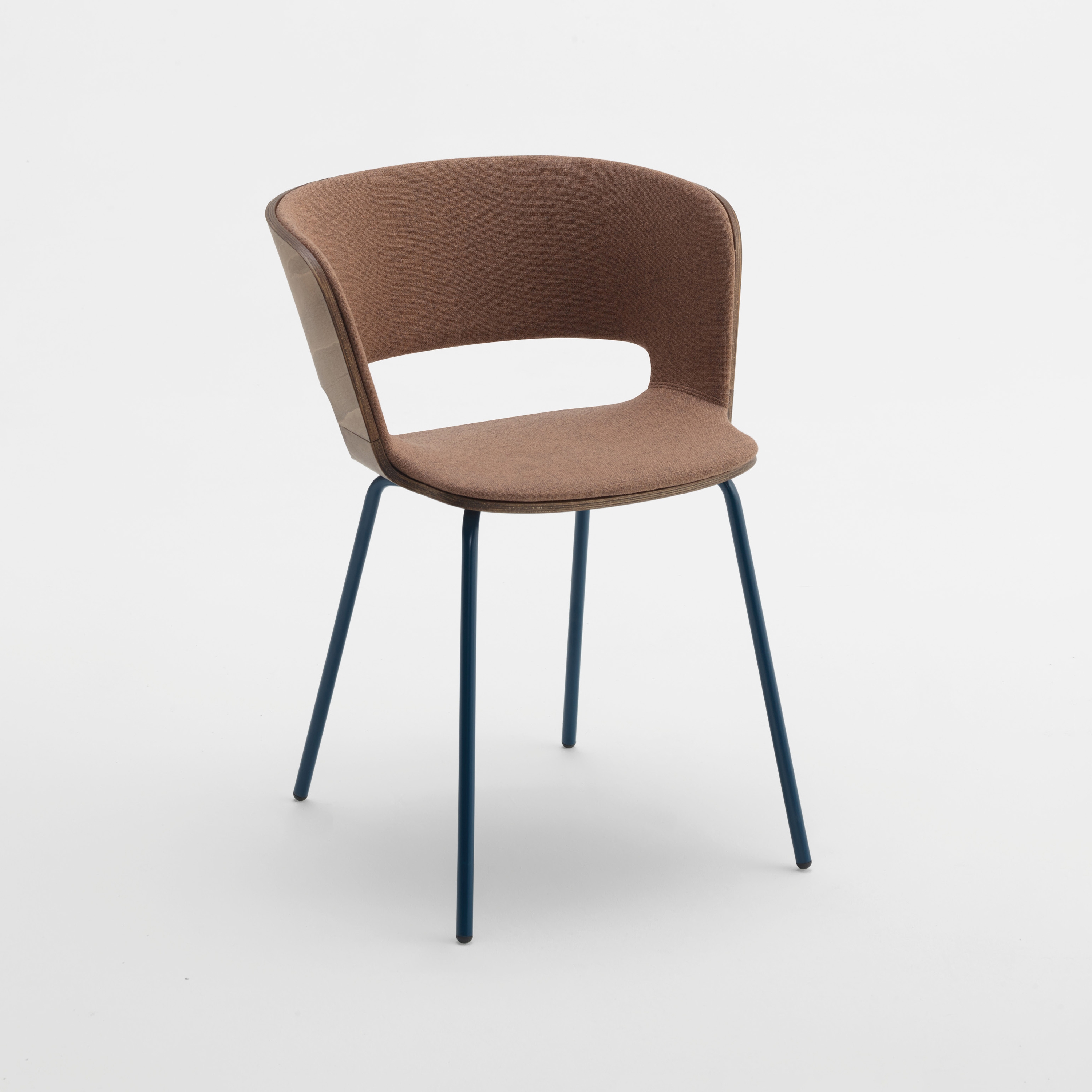 Mostra il prodotto RIBBON Poltrona 2.38.Z del produttore Cantarutti