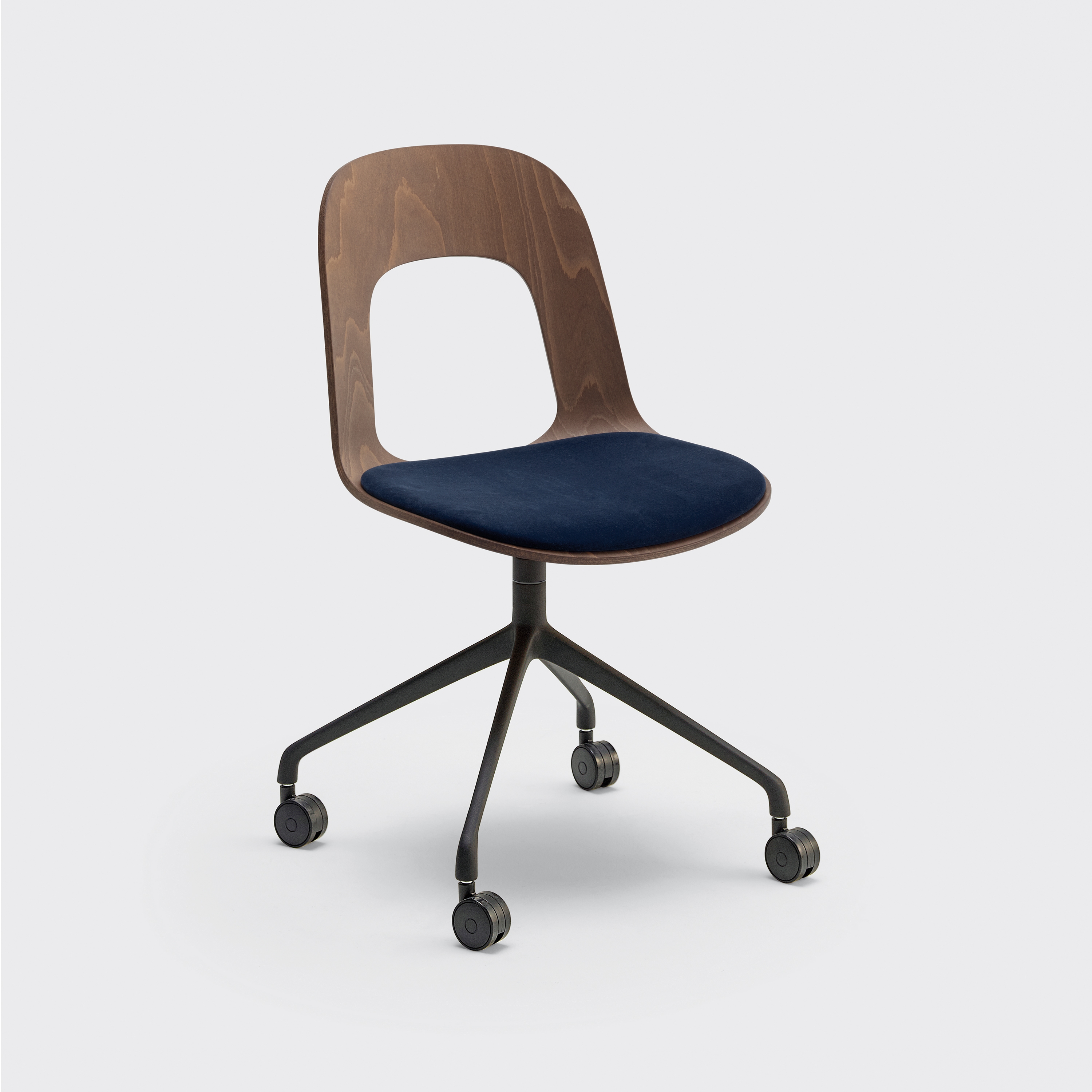 Afficher le produit RIBBON Swivel Chair A.35.0/F du fabricant Cantarutti