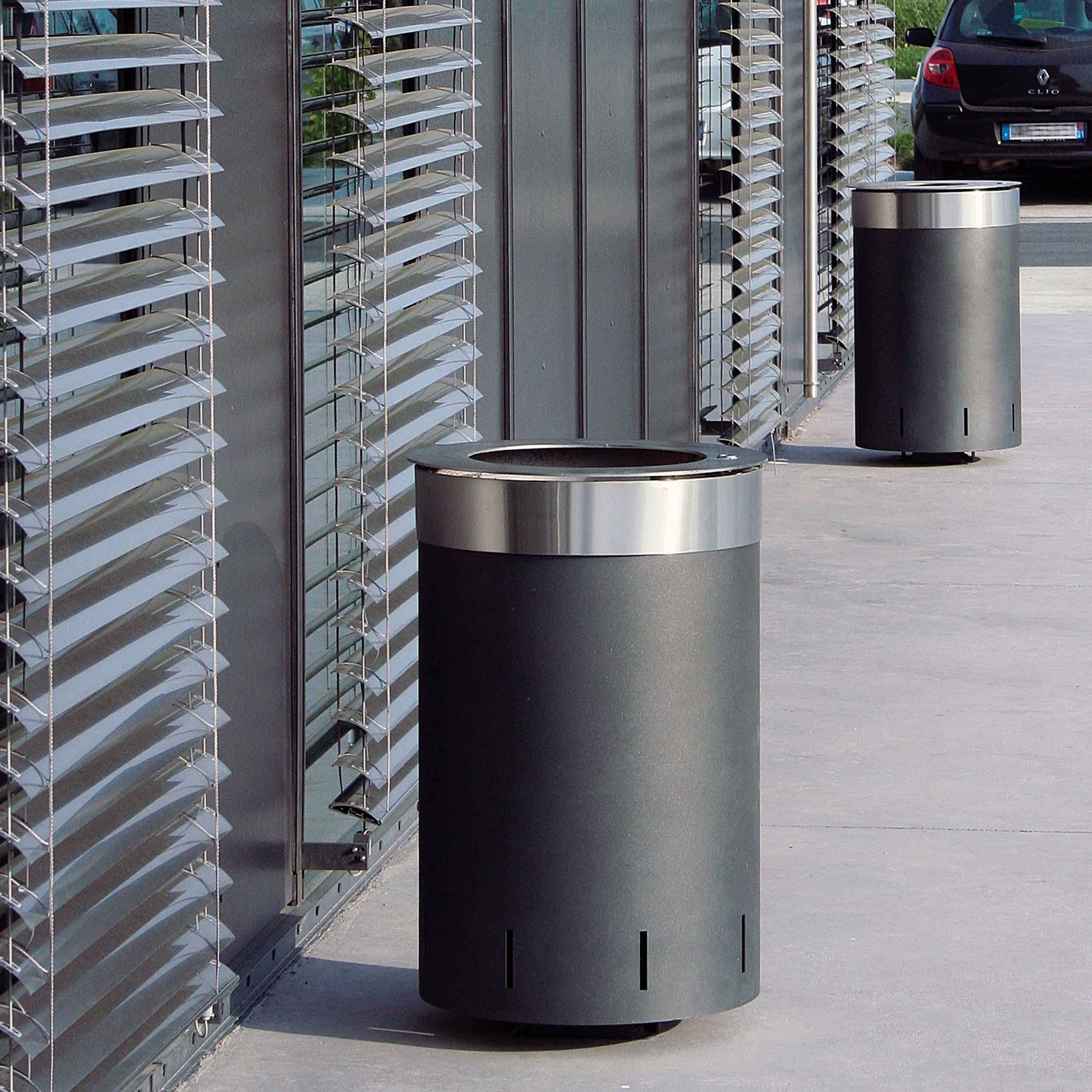 Display product Alliage Ashtray from manufacturer Univers et Cité - Mobilier urbain