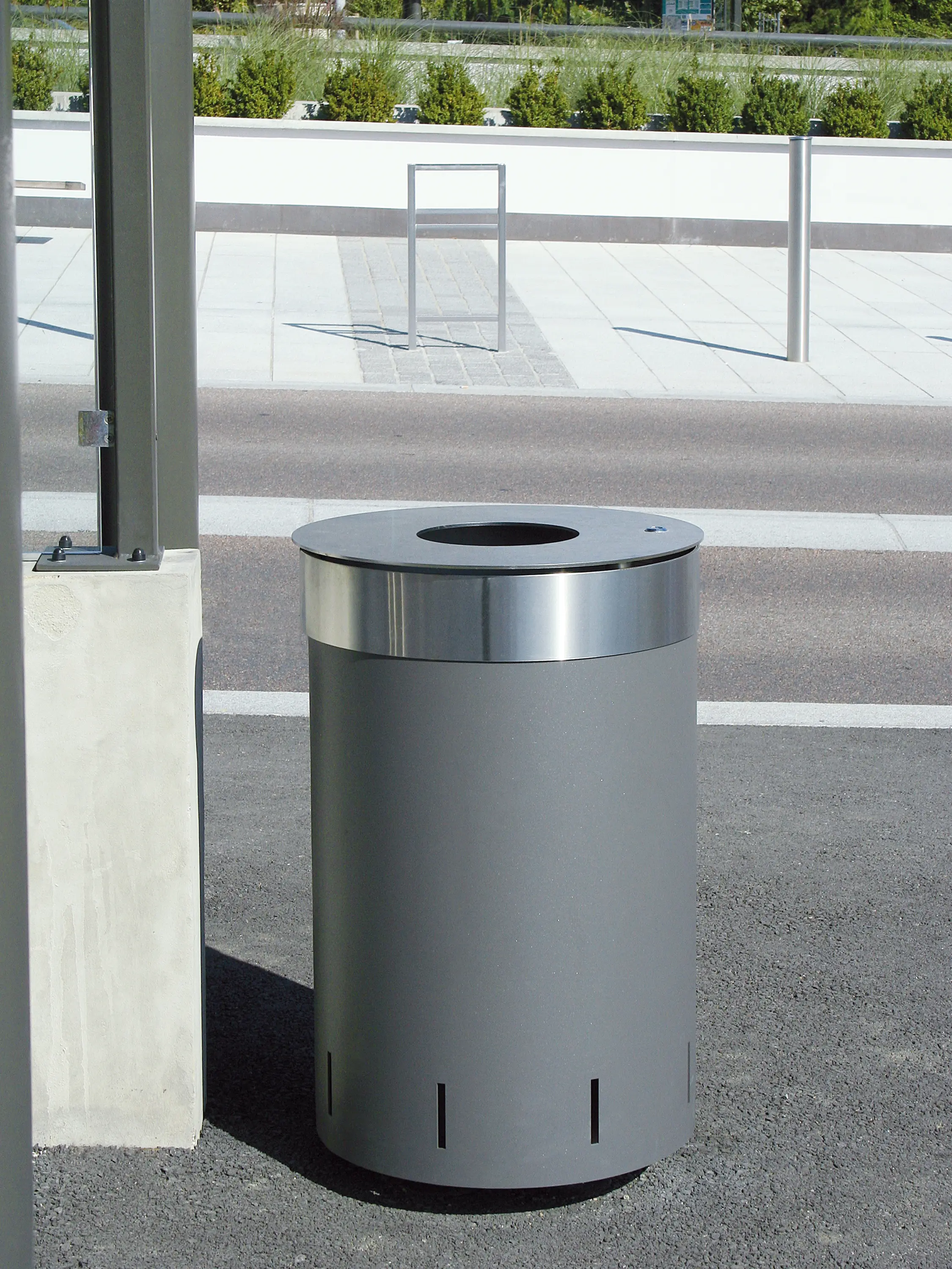 Univers et Cité - Mobilier urbain - Alliage Bin