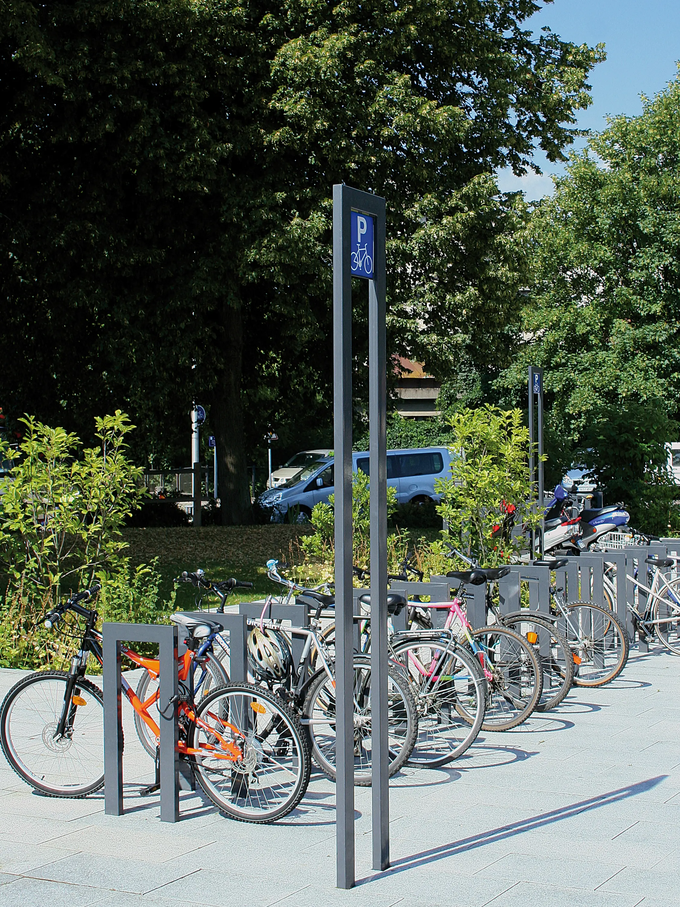 CINÉO BIKE RACK LOW - Bicycle stands from Univers et Cité - Mobilier ...