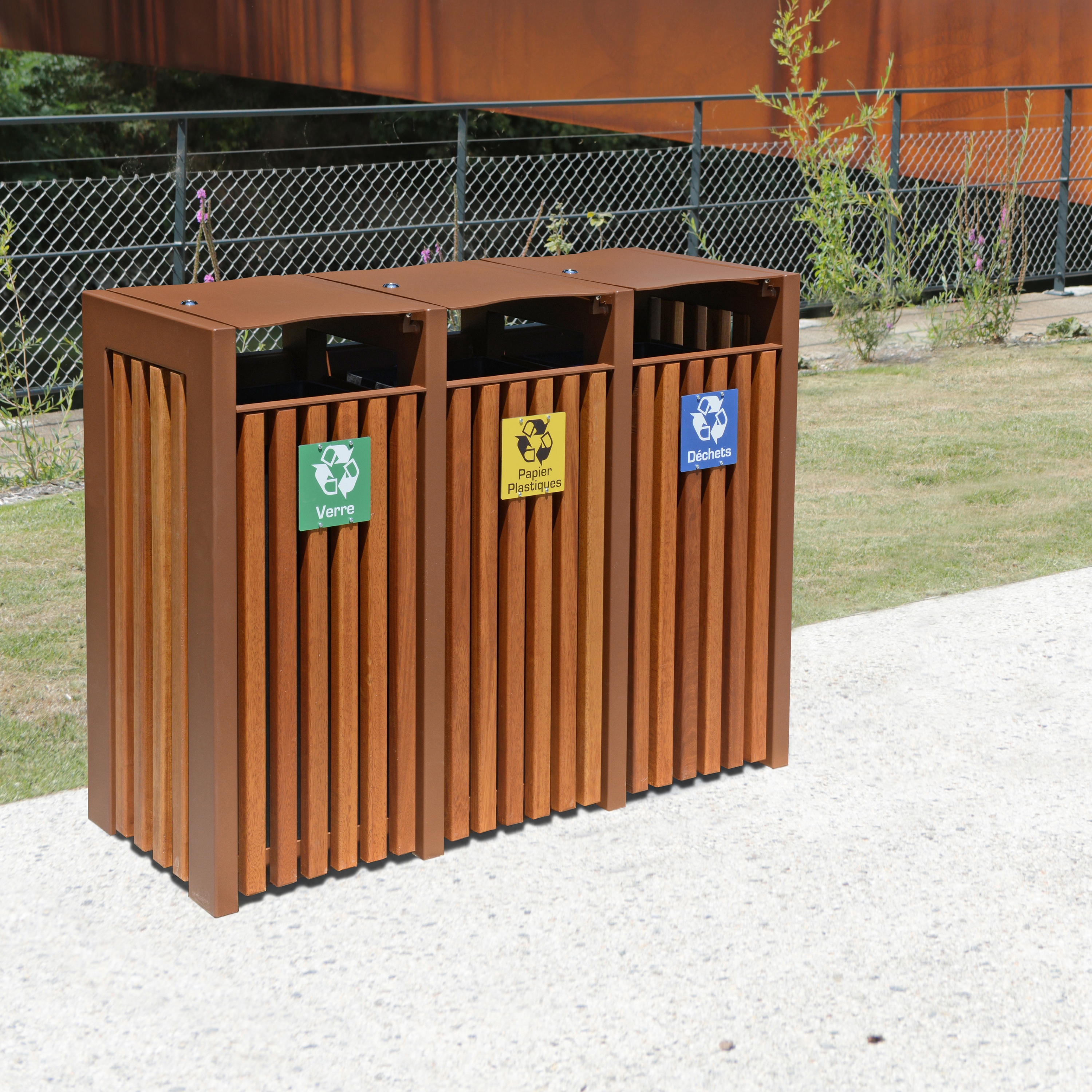 Mostra il prodotto Cinéo Bin specific 3 containers del produttore Univers et Cité - Mobilier urbain