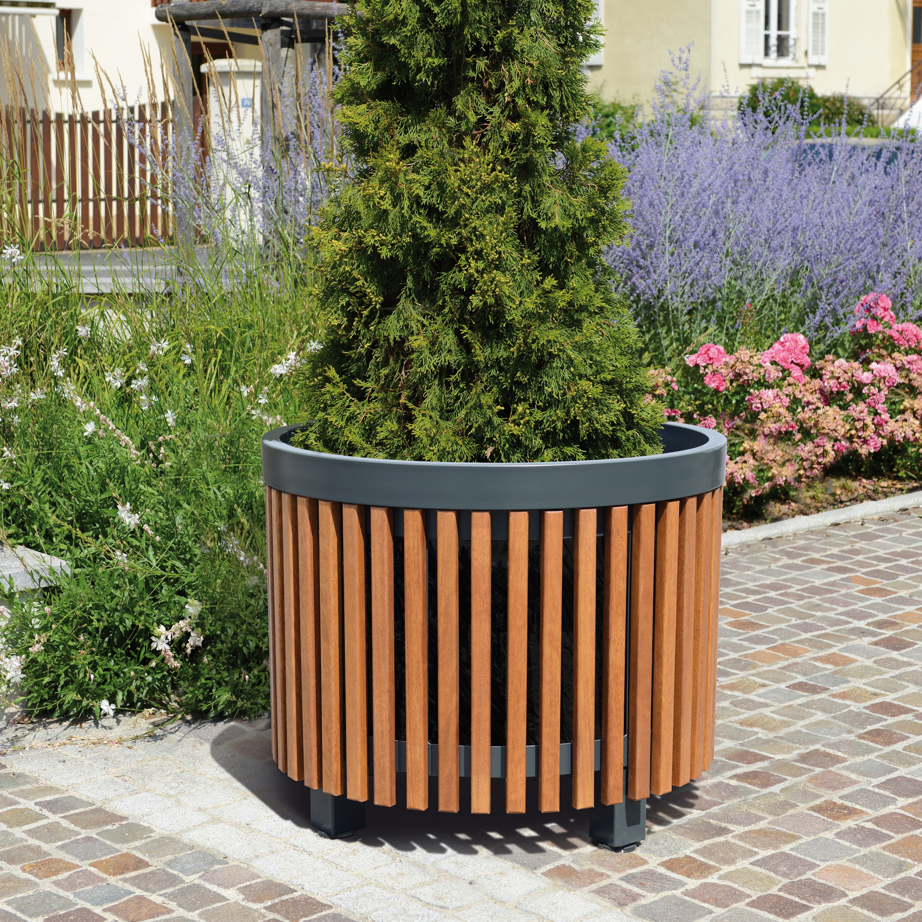 Vertoon produk Cinéo Planter Round van vervaardiger Univers et Cité - Mobilier urbain
