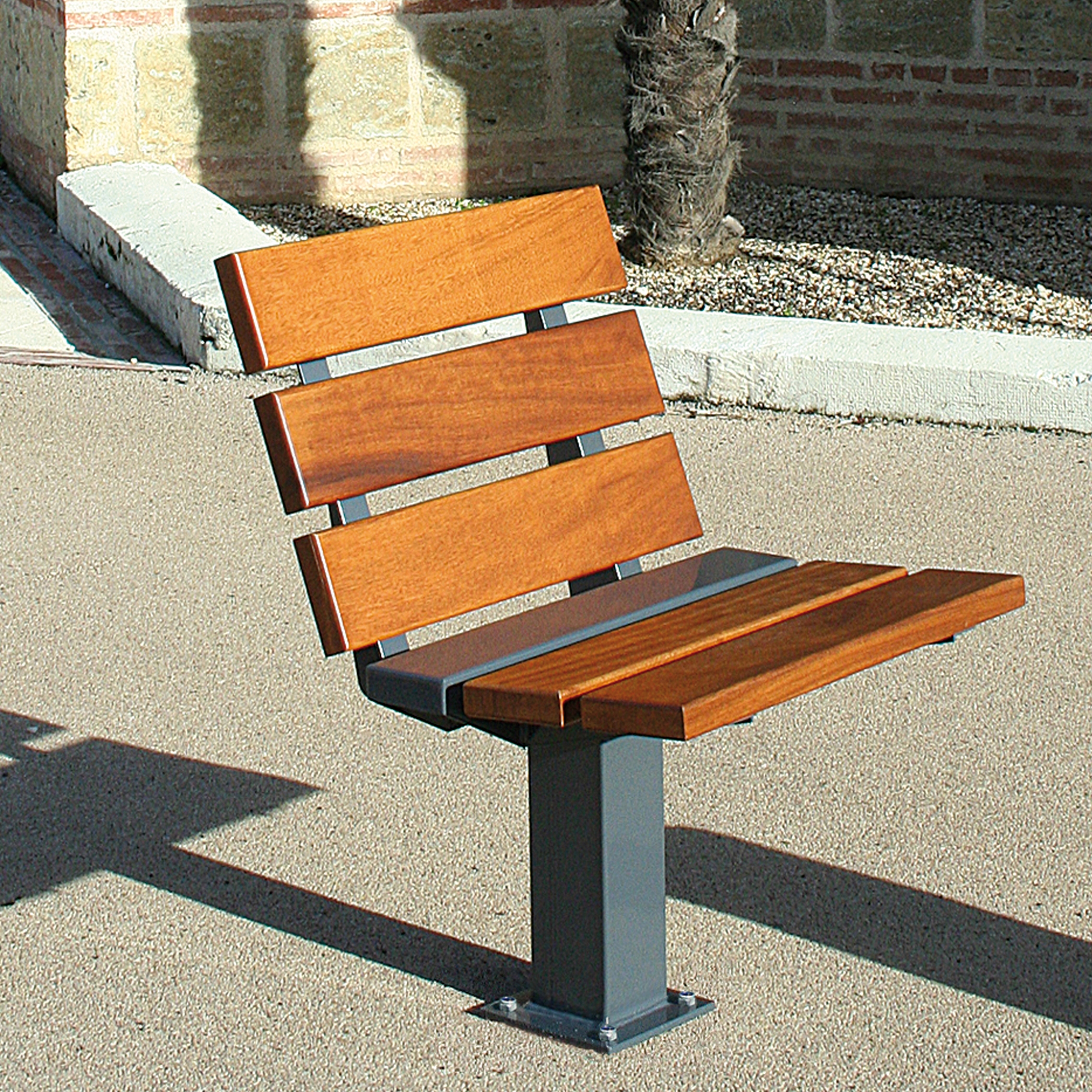 Display product Classico Chair from manufacturer Univers et Cité - Mobilier urbain