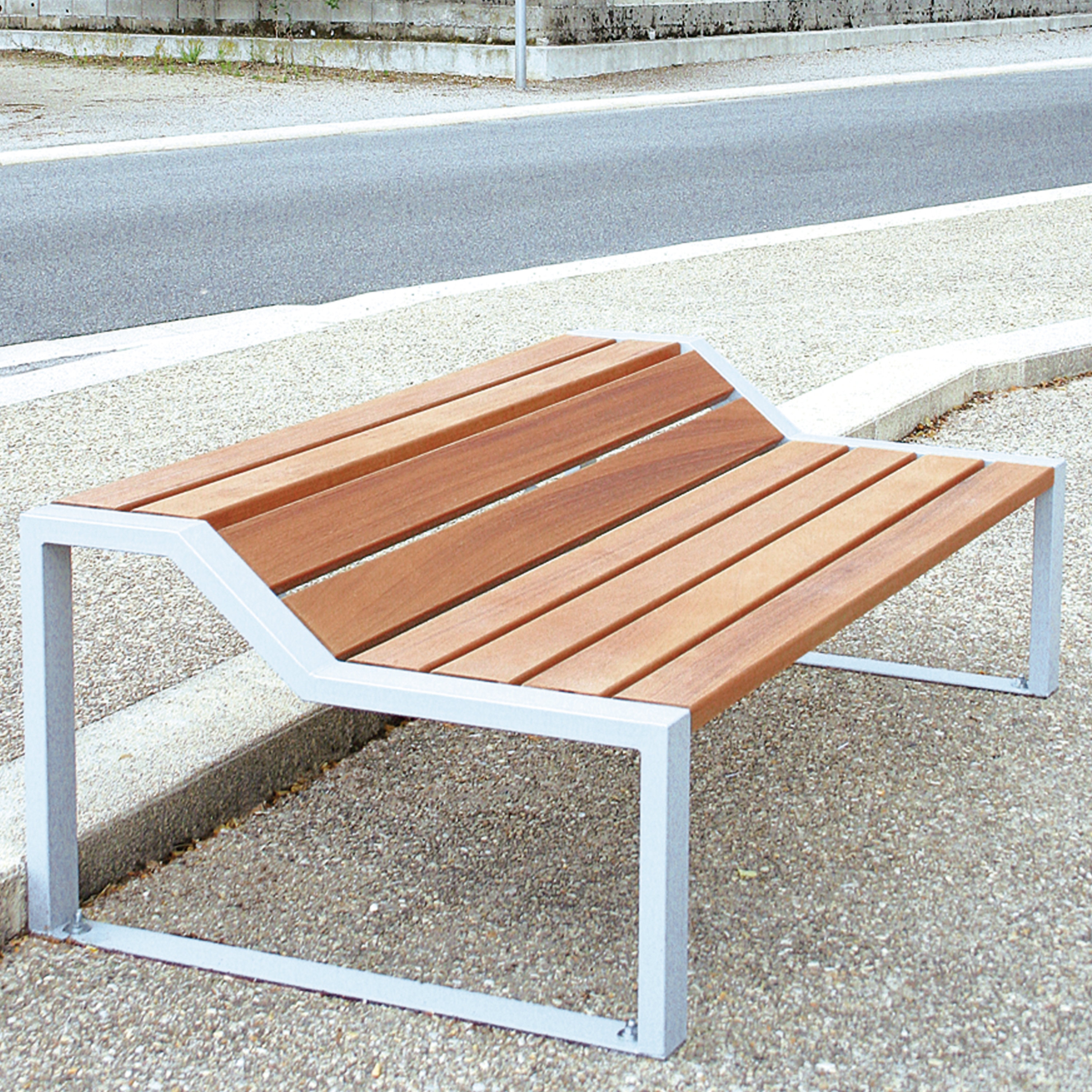 Display product Large Cléo Bench seat from manufacturer Univers et Cité - Mobilier urbain