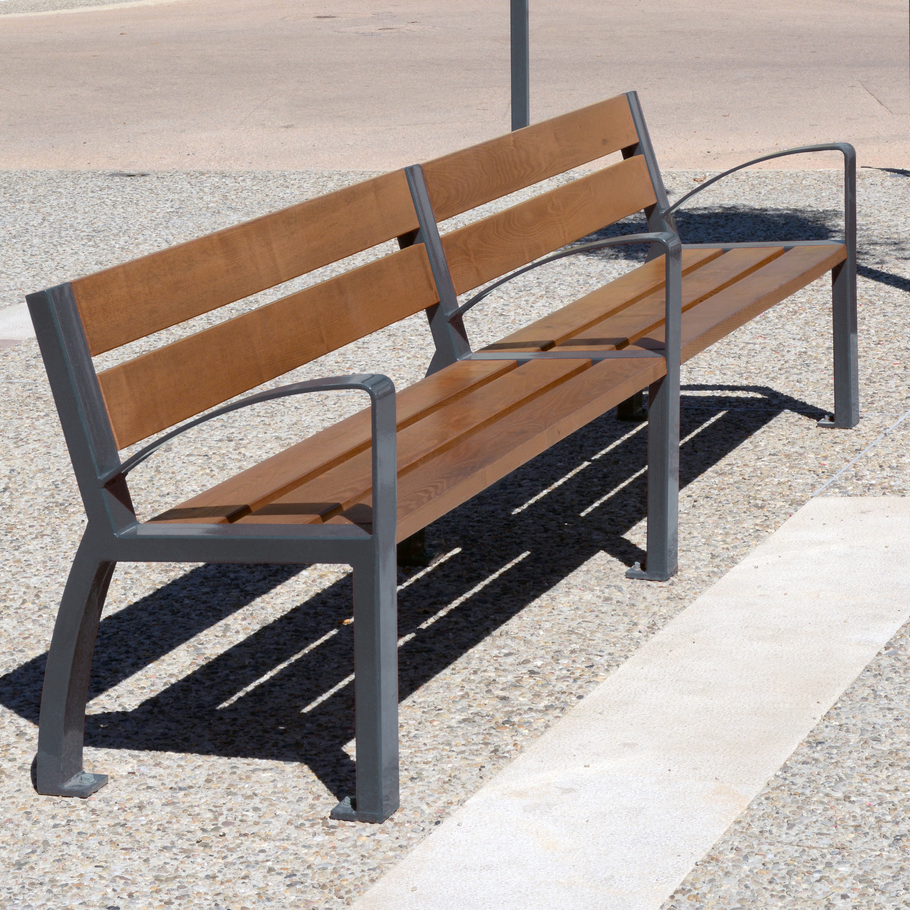 Display product Cléo Bench from manufacturer Univers et Cité - Mobilier urbain
