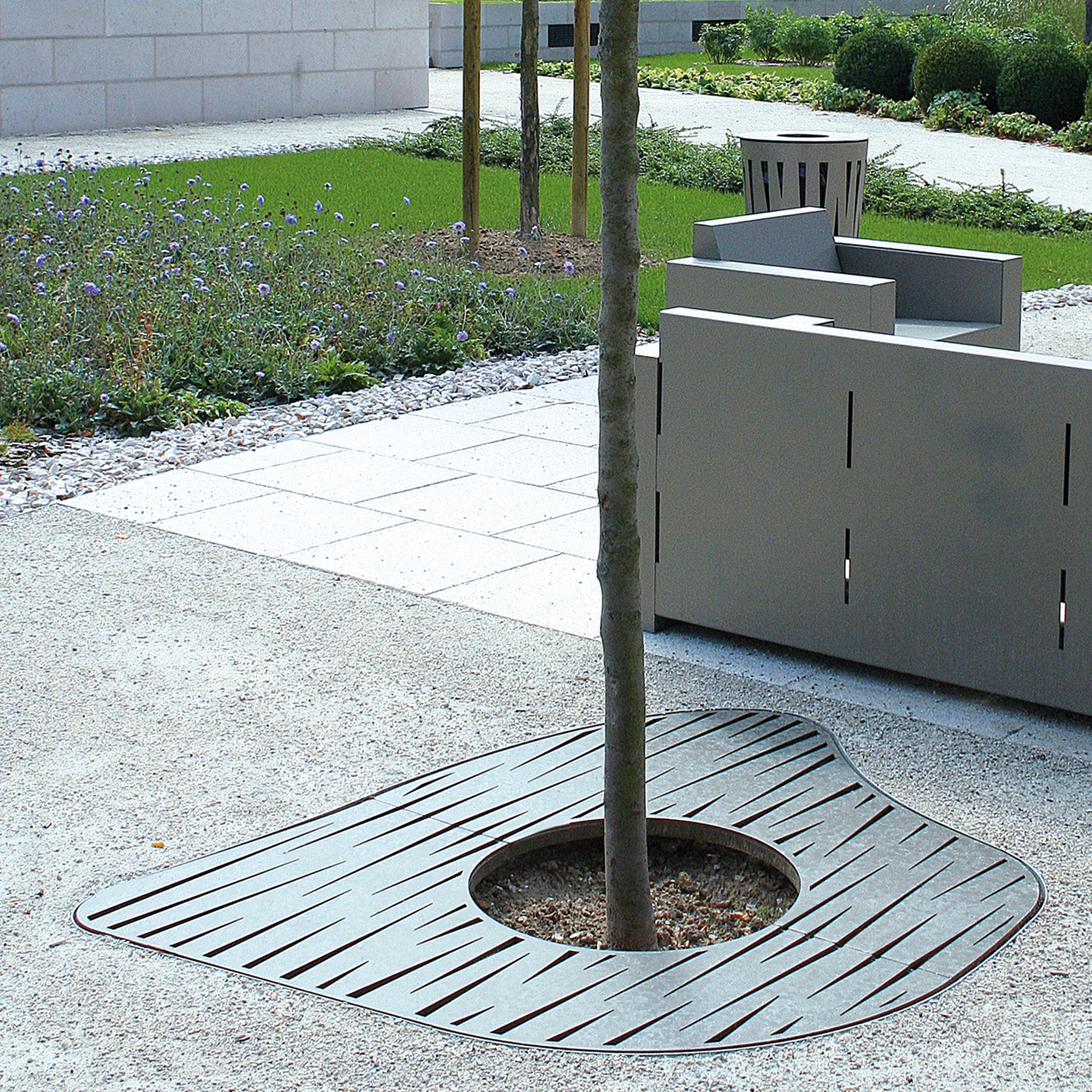 Display product Evolution Tree Grates from manufacturer Univers et Cité - Mobilier urbain