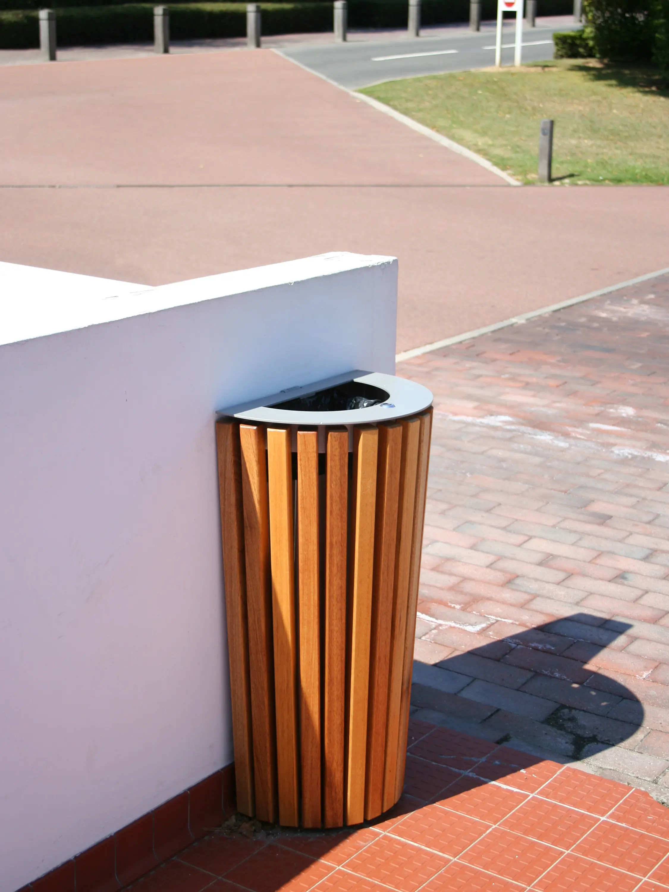 Univers et Cité - Mobilier urbain - Exotica Bin