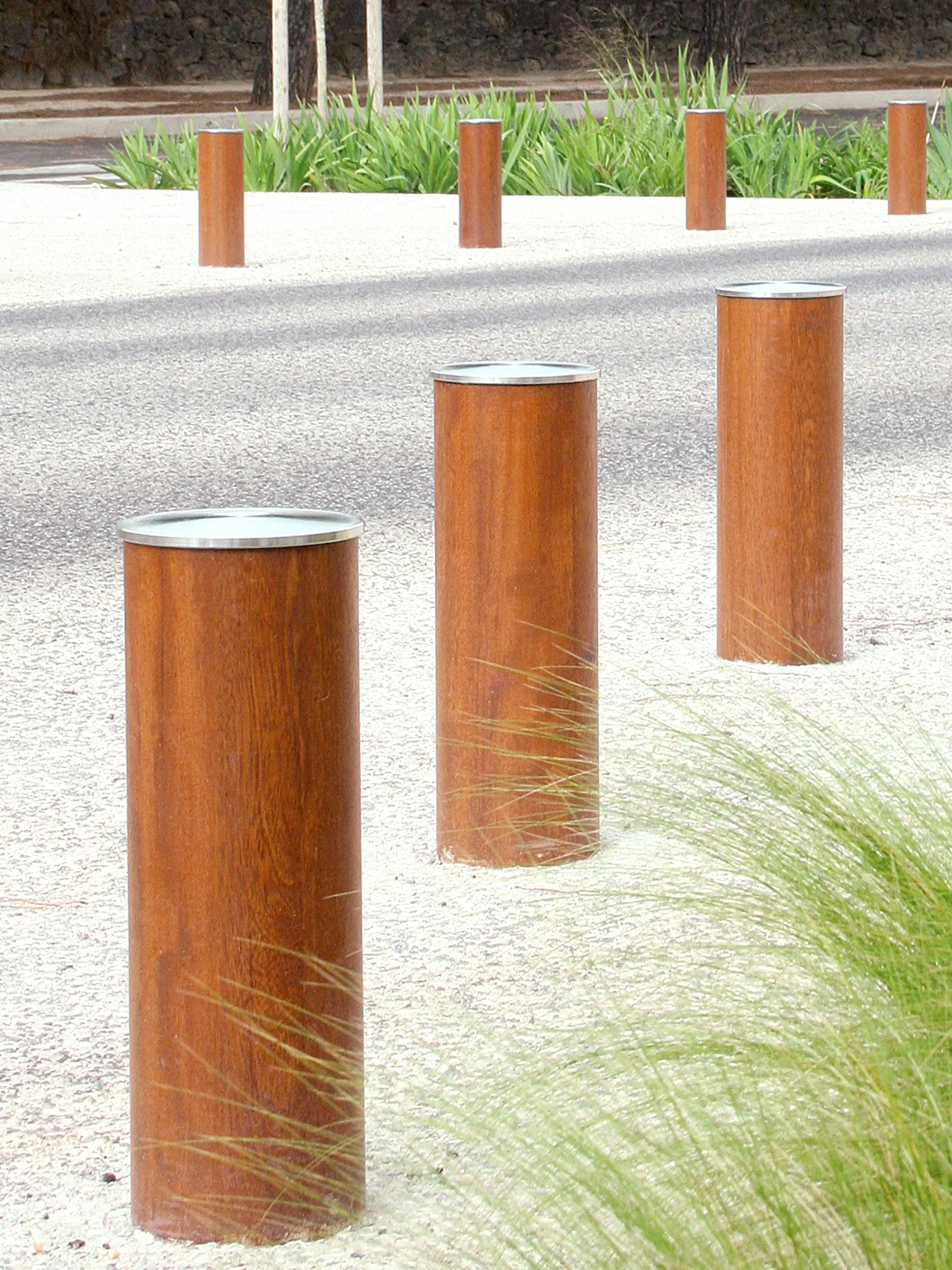 Univers et Cité - Mobilier urbain - Exotica Bollard