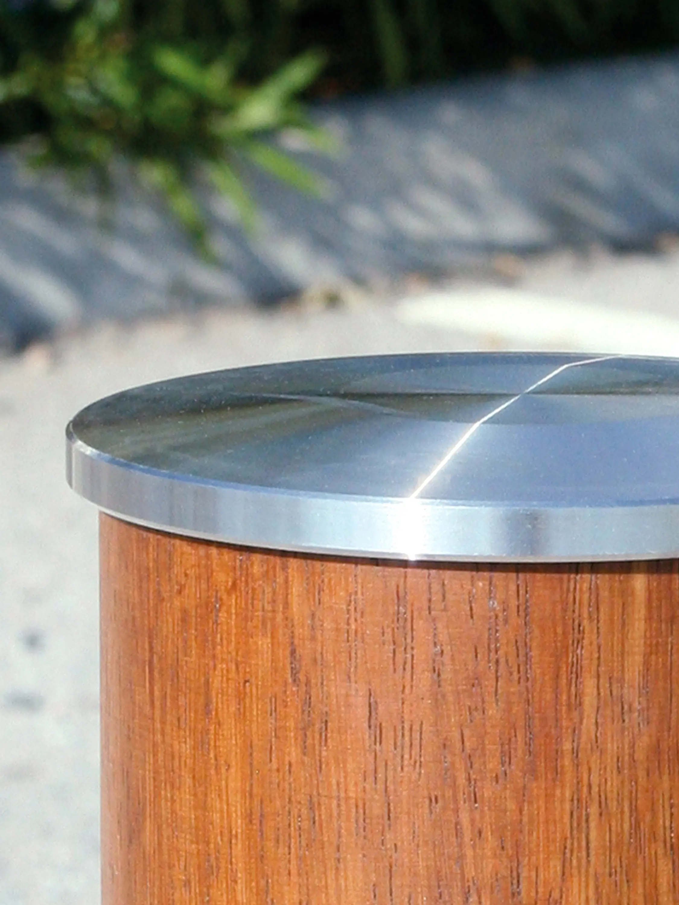 Univers et Cité - Mobilier urbain - Exotica Bollard