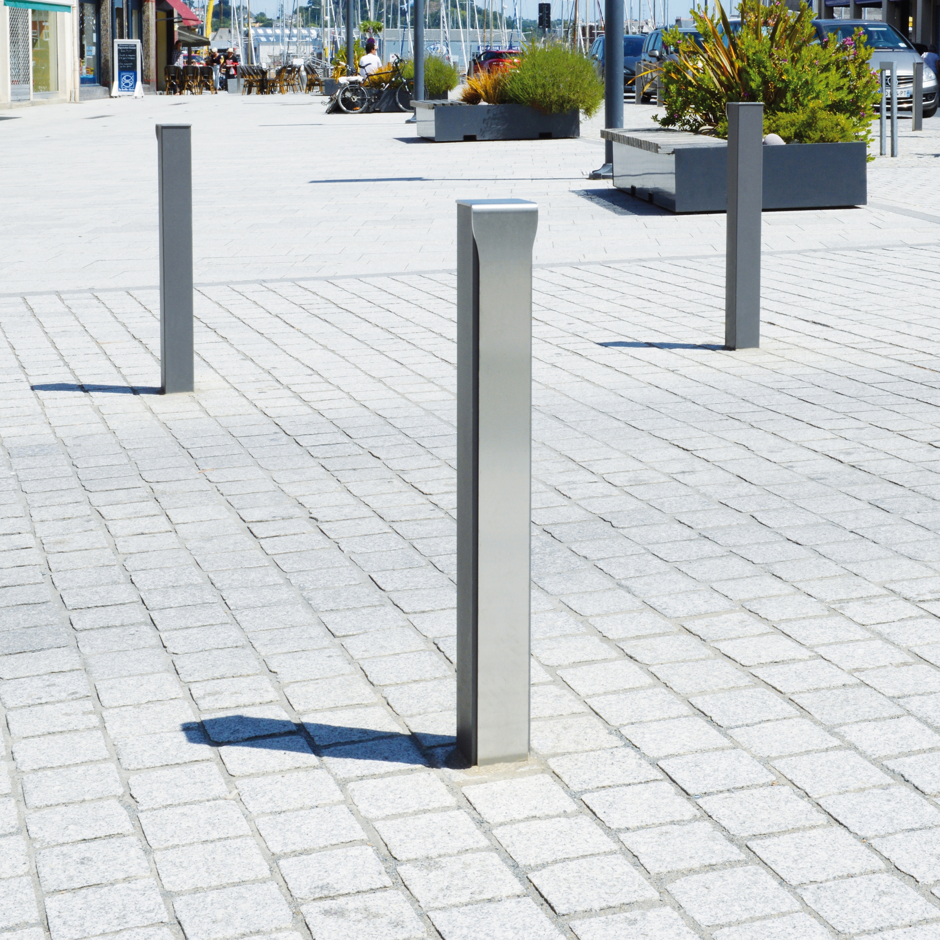 Display product Fusion Bollard from manufacturer Univers et Cité - Mobilier urbain