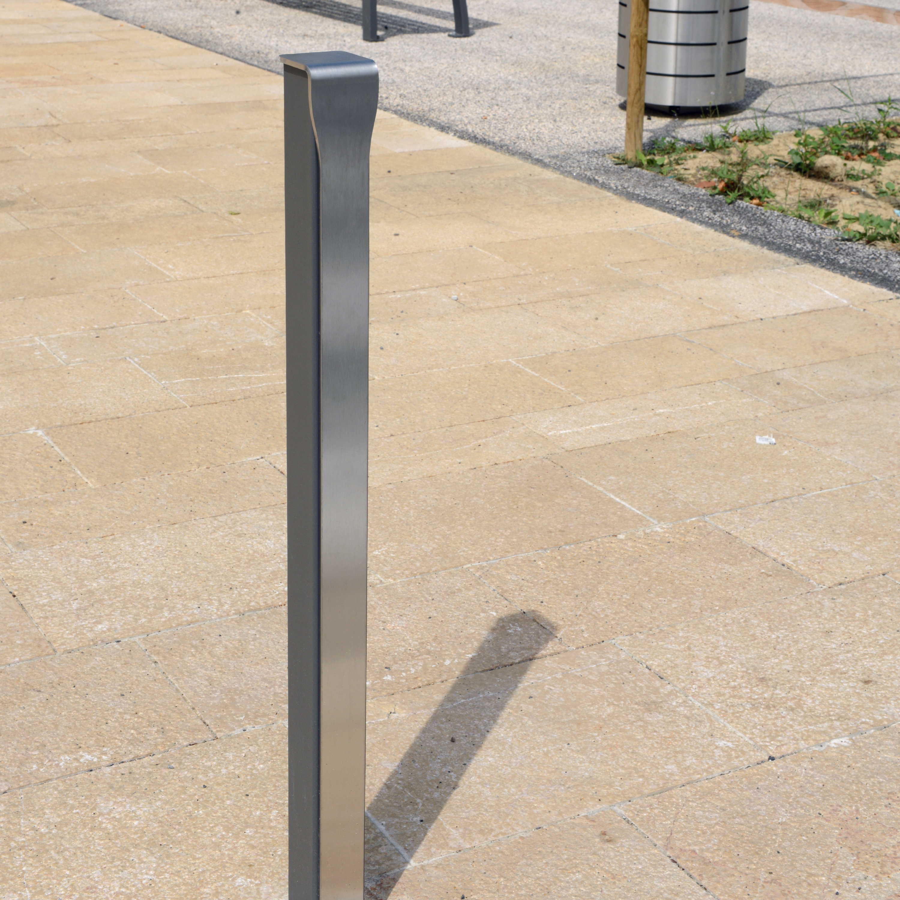 Display product Fusion Post from manufacturer Univers et Cité - Mobilier urbain