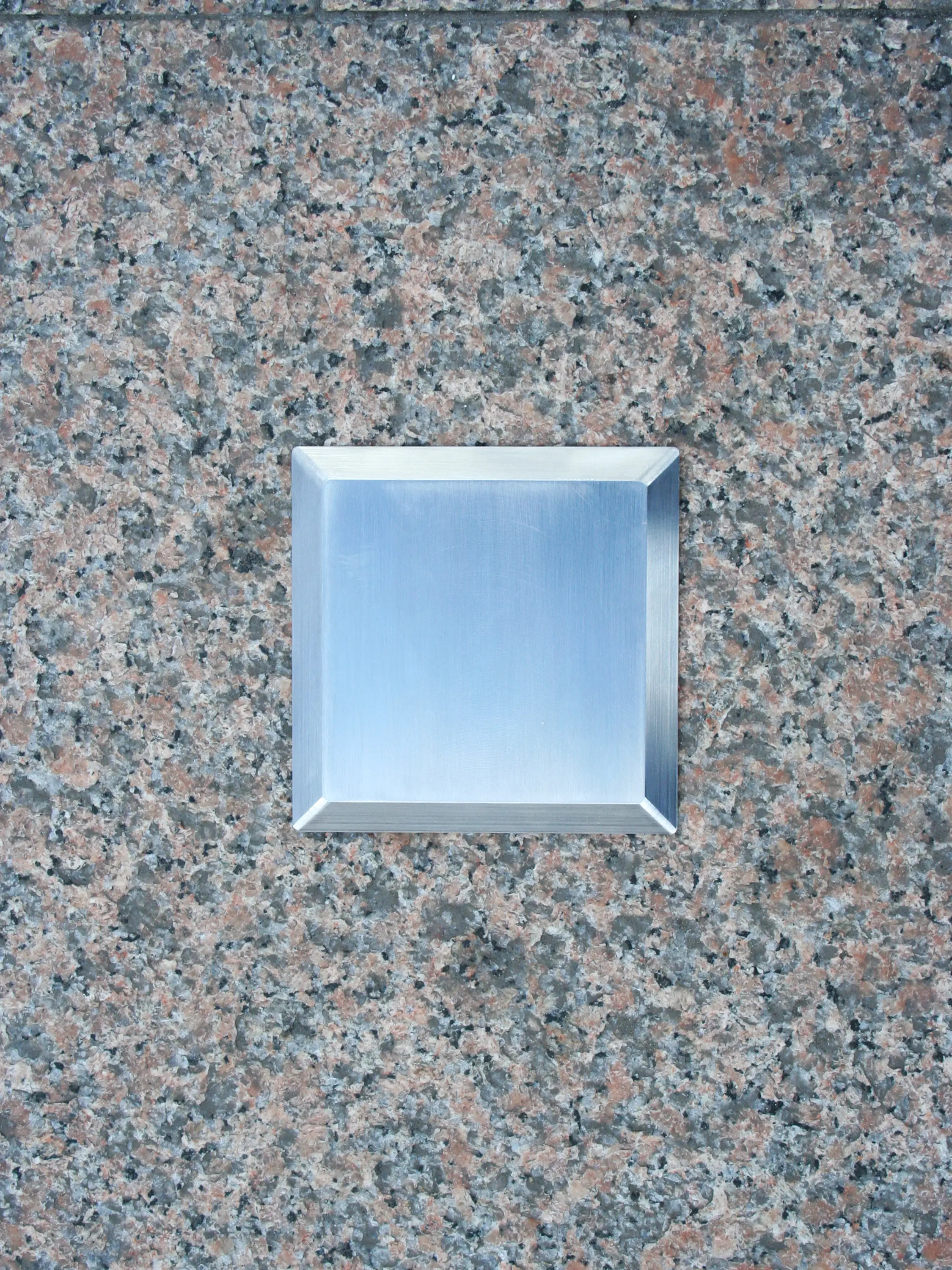 gallery-slide-0