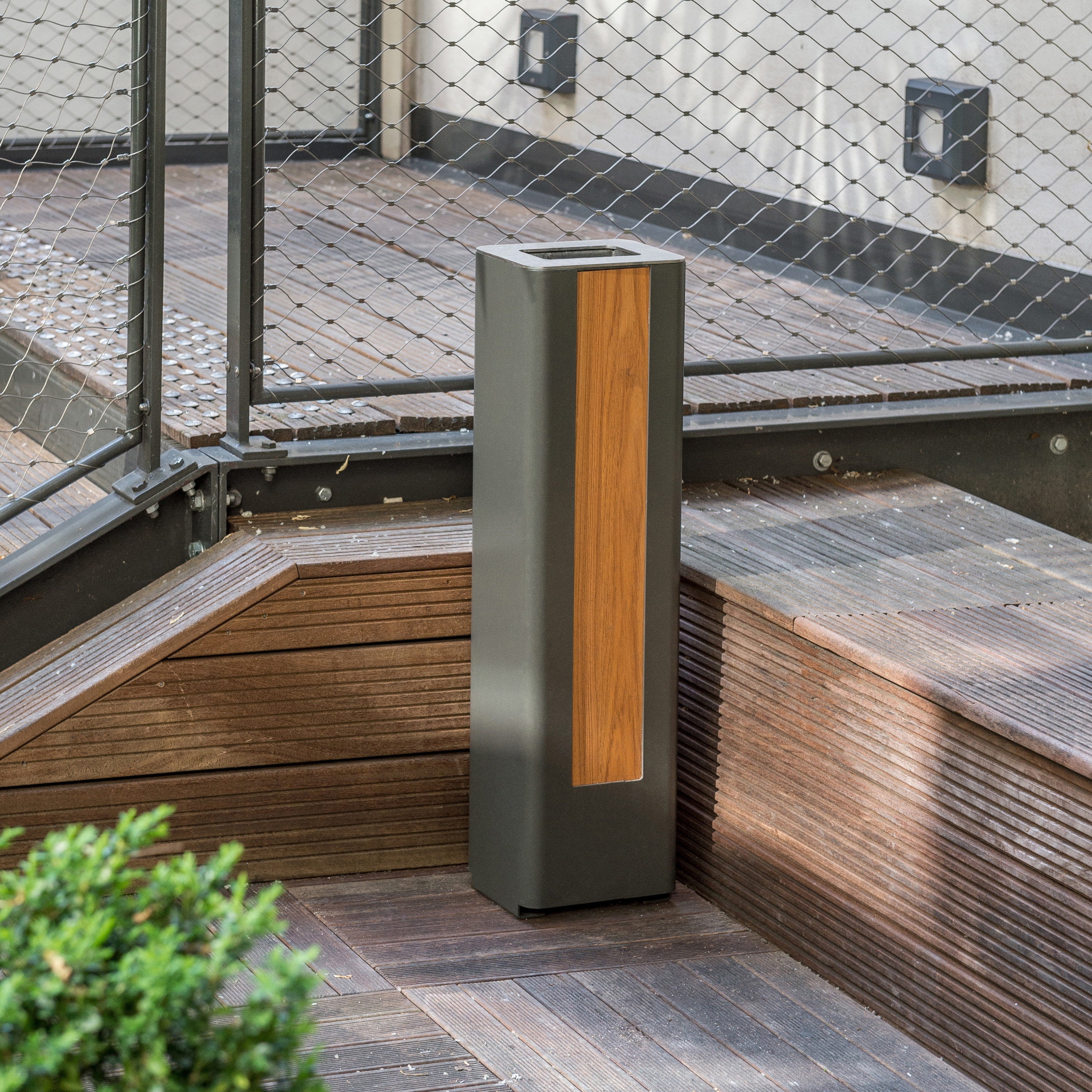 Display product Lia Ashtray from manufacturer Univers et Cité - Mobilier urbain
