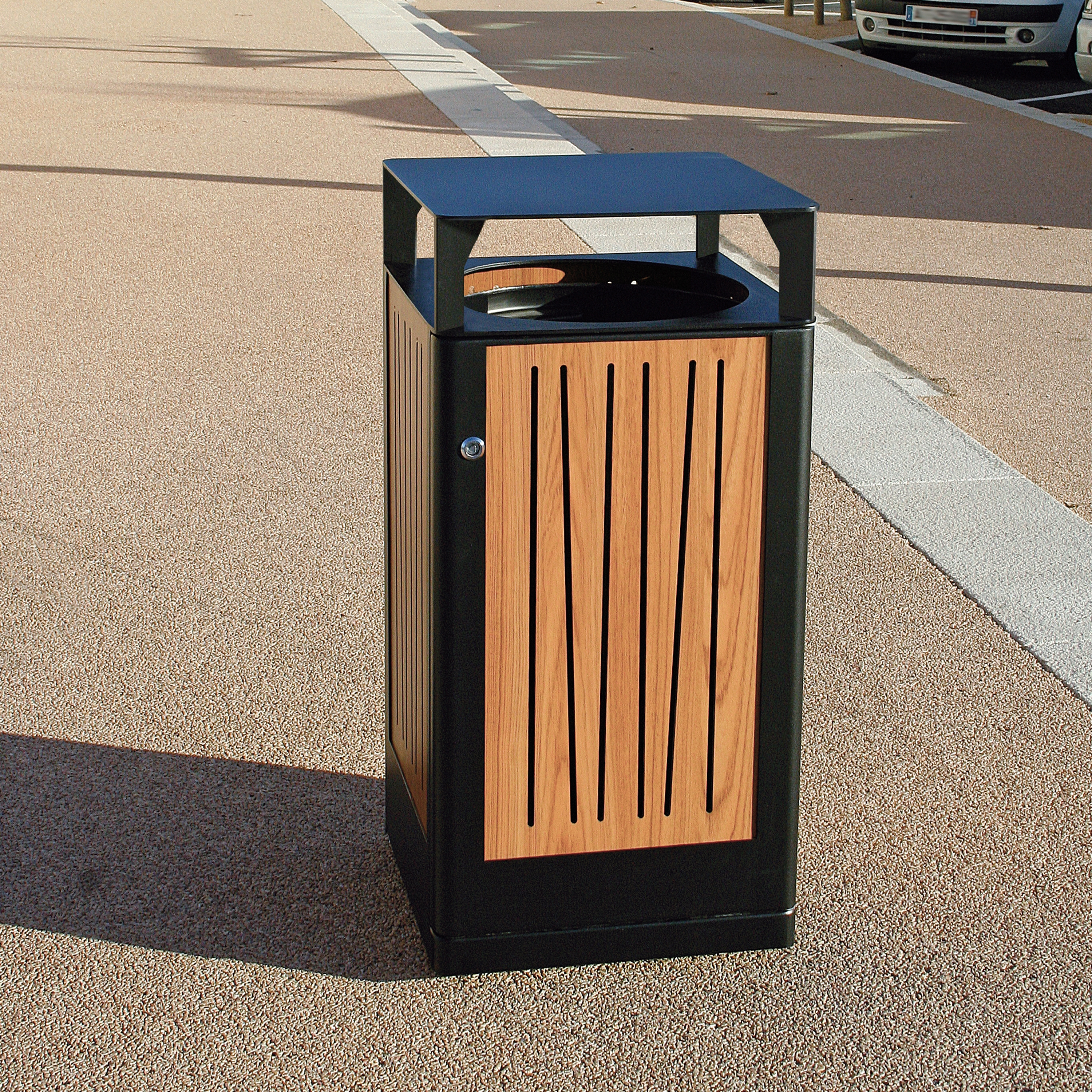 Display product Lia Bin from manufacturer Univers et Cité - Mobilier urbain