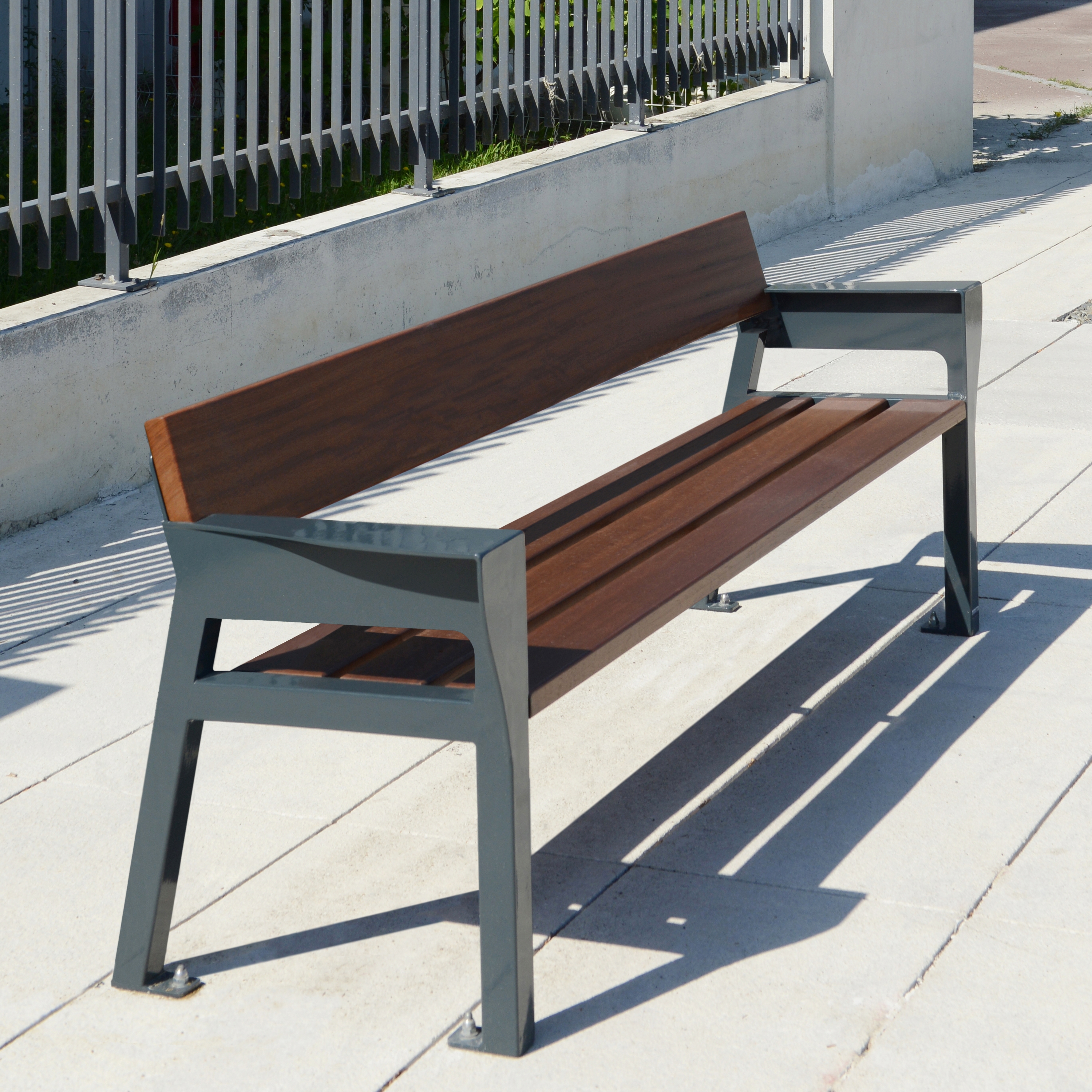 Display product Link Bench from manufacturer Univers et Cité - Mobilier urbain