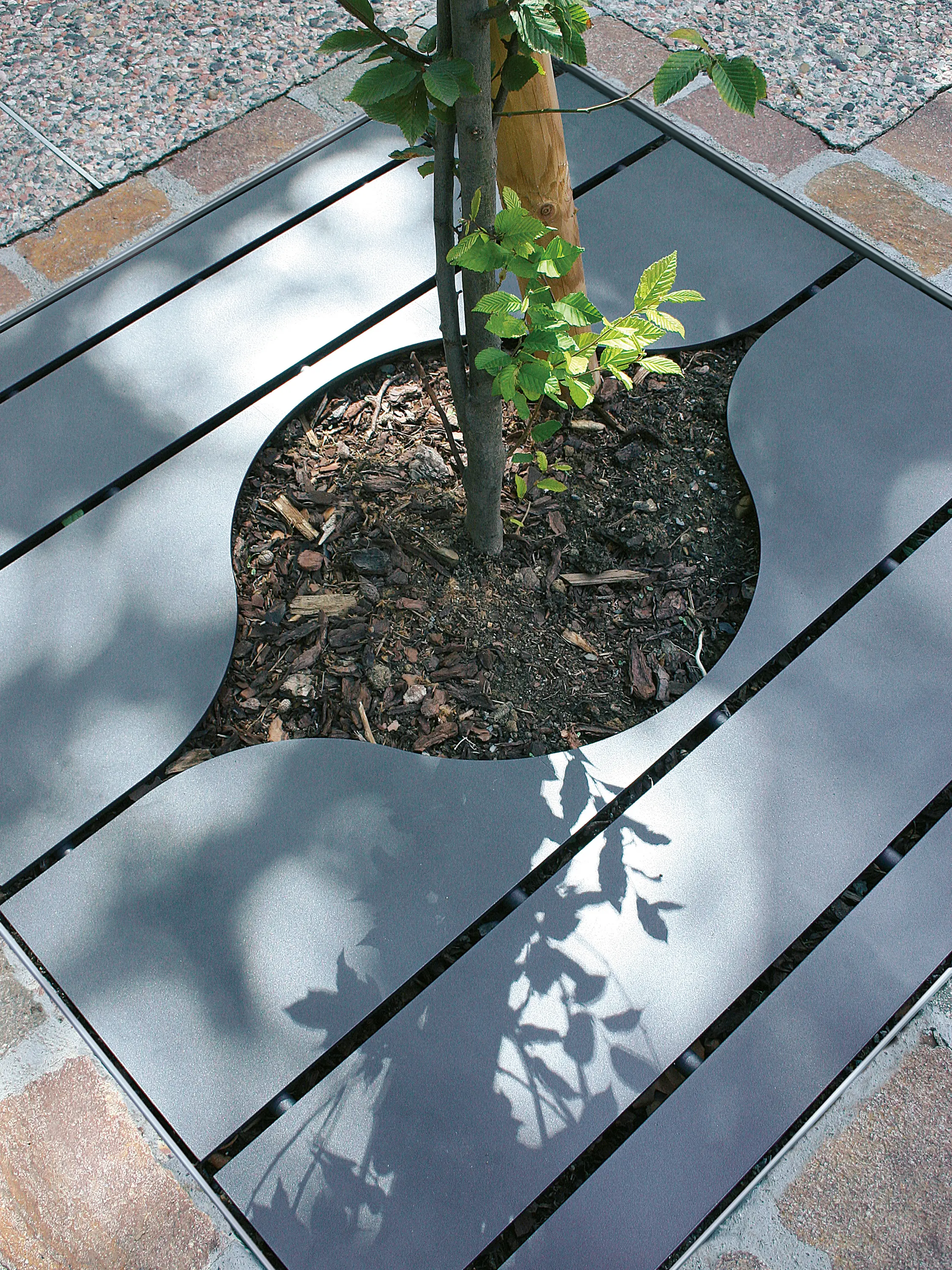 Univers et Cité - Mobilier urbain - Link Tree Grates