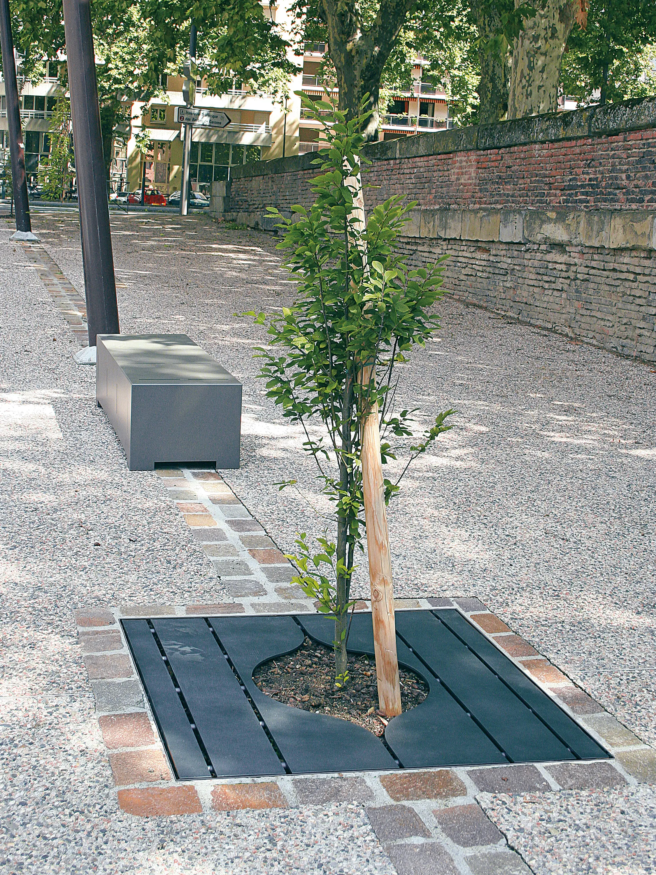 Univers et Cité - Mobilier urbain - Link Tree Grates
