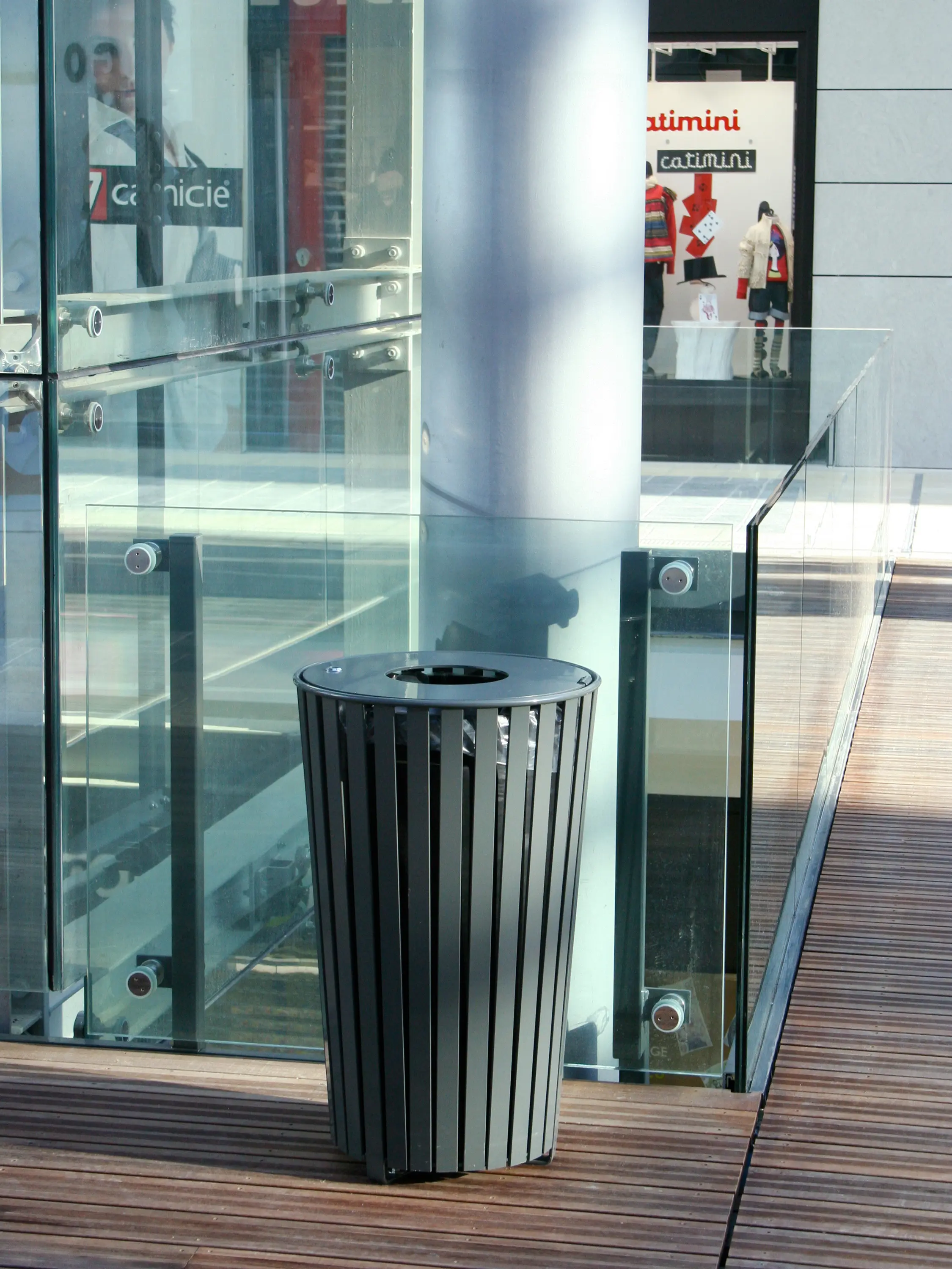 Univers et Cité - Mobilier urbain - Luna Bin