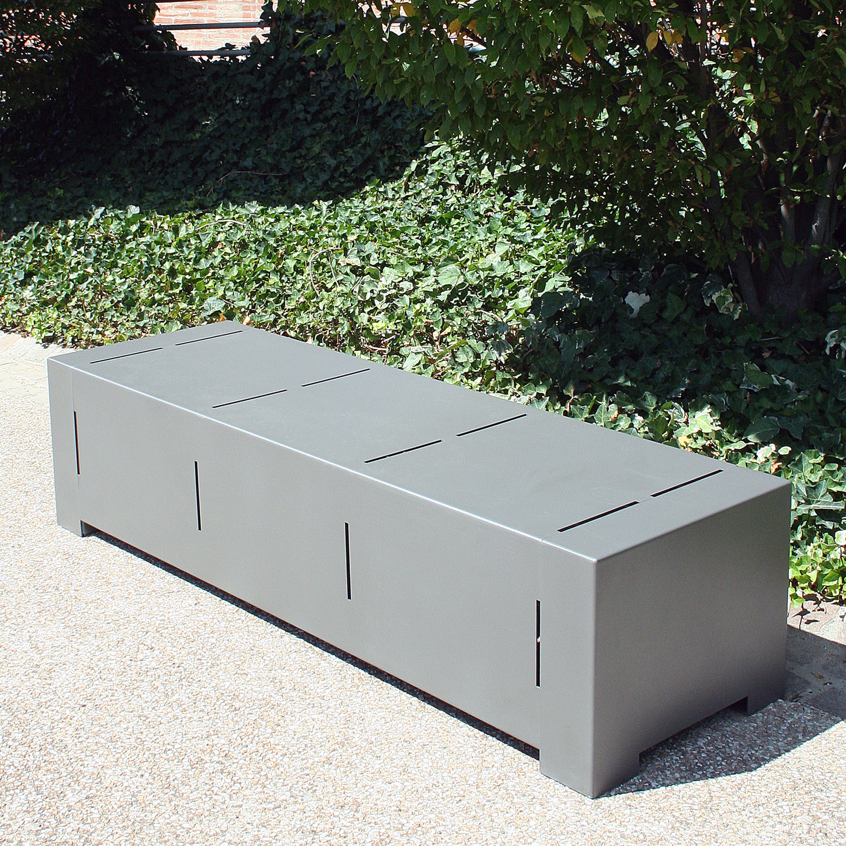 Display product Manoa Bench seat from manufacturer Univers et Cité - Mobilier urbain