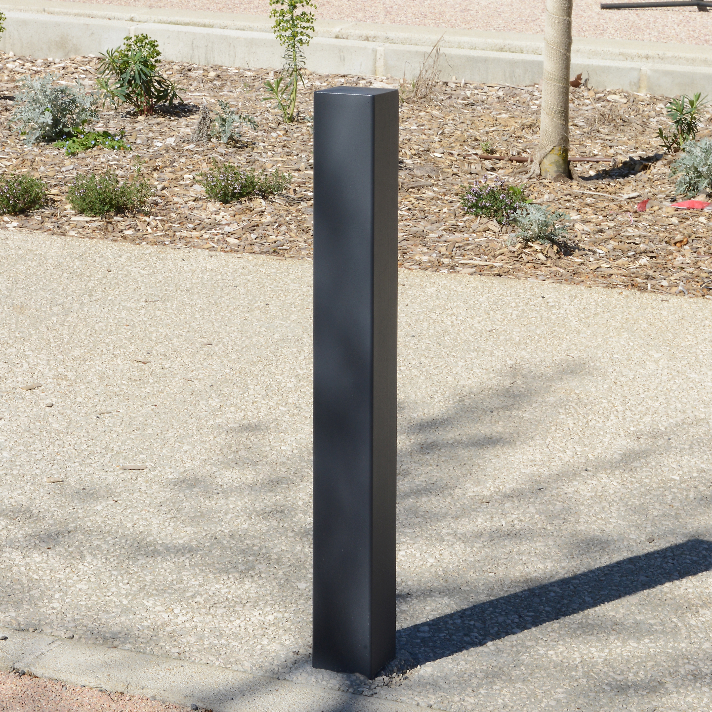 Display product Néo Bollard from manufacturer Univers et Cité - Mobilier urbain