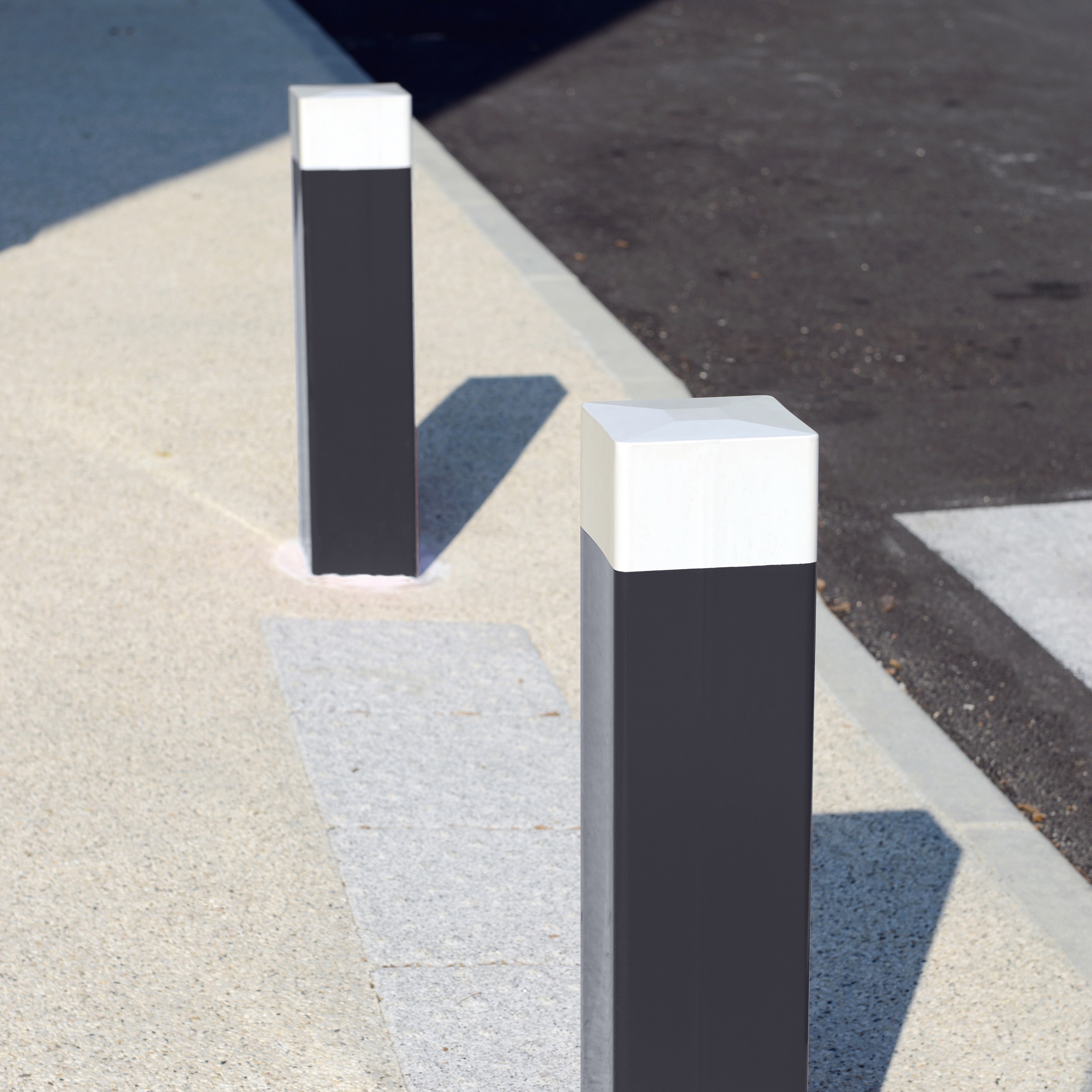 Display product Néo Bollard from manufacturer Univers et Cité - Mobilier urbain