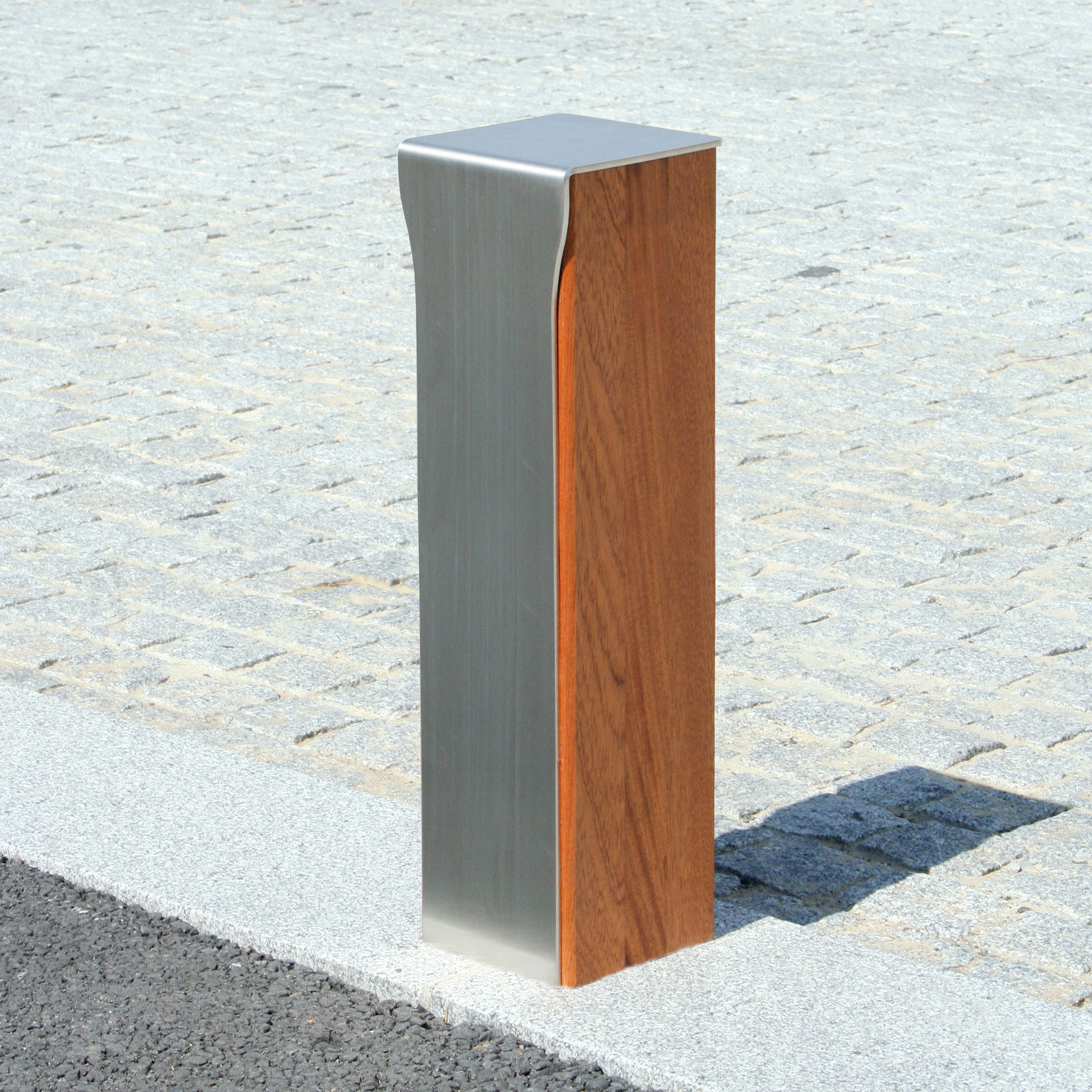 Display product Novéo Bollard from manufacturer Univers et Cité - Mobilier urbain