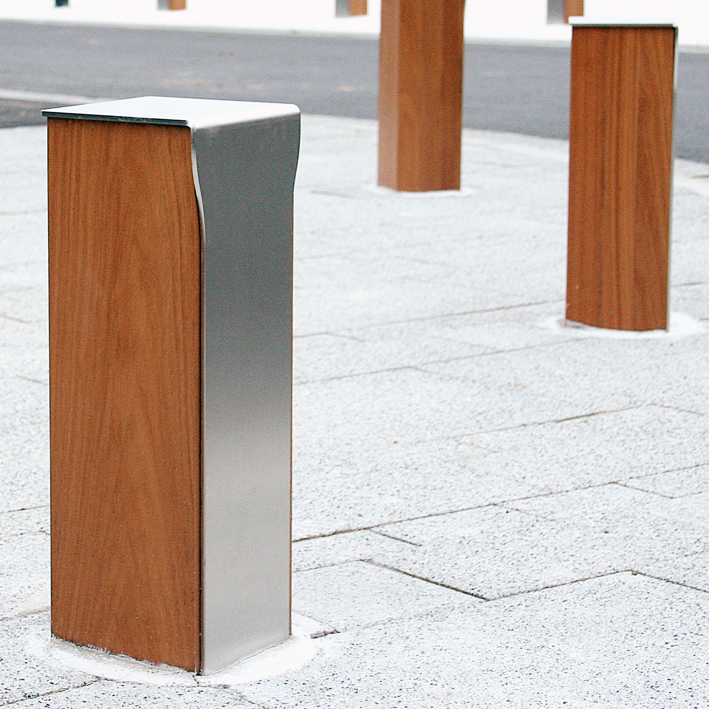 Mostra il prodotto Novéo Bollard del produttore Univers et Cité - Mobilier urbain