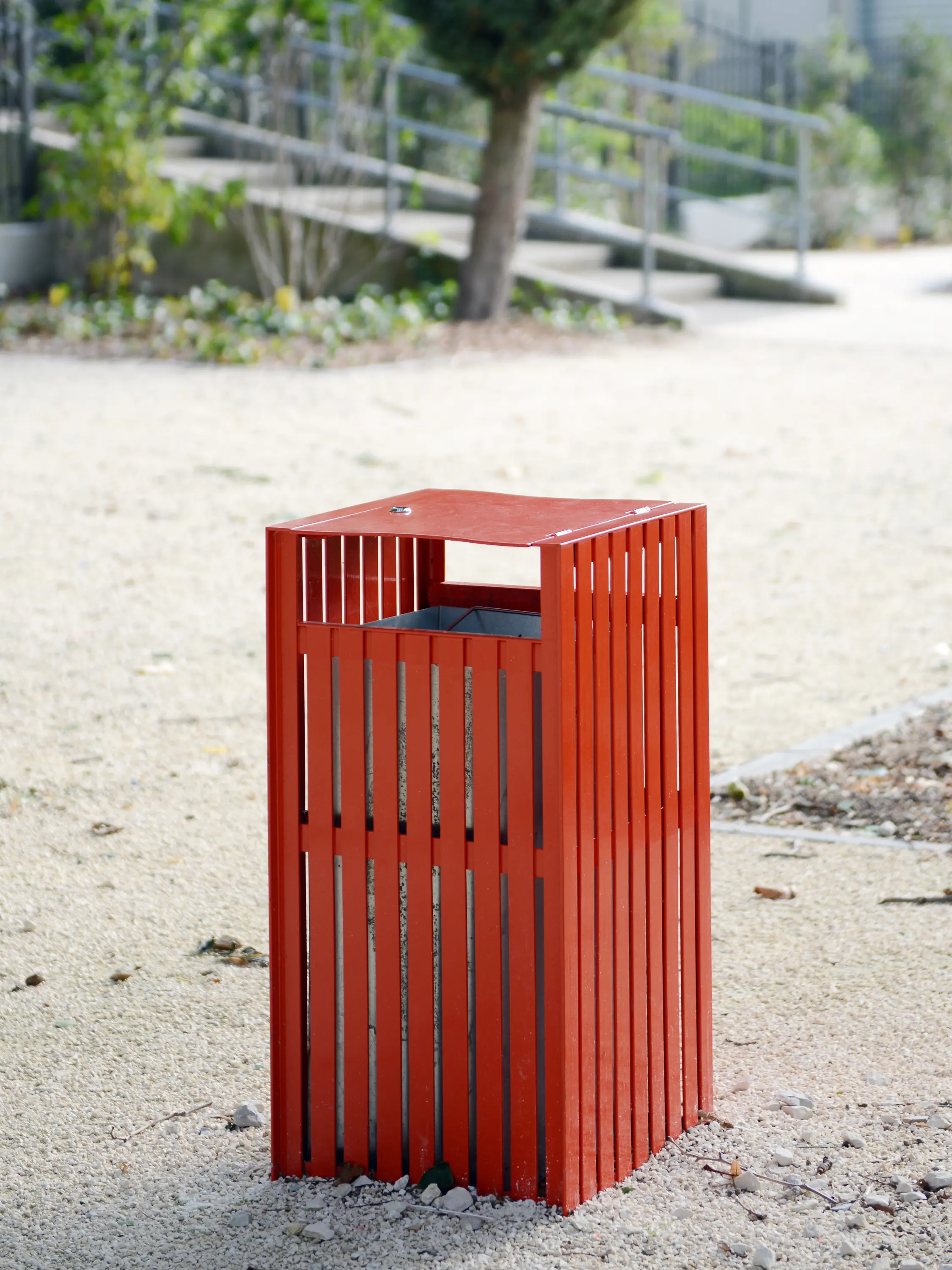 Univers et Cité - Mobilier urbain - Corbeille Synergie