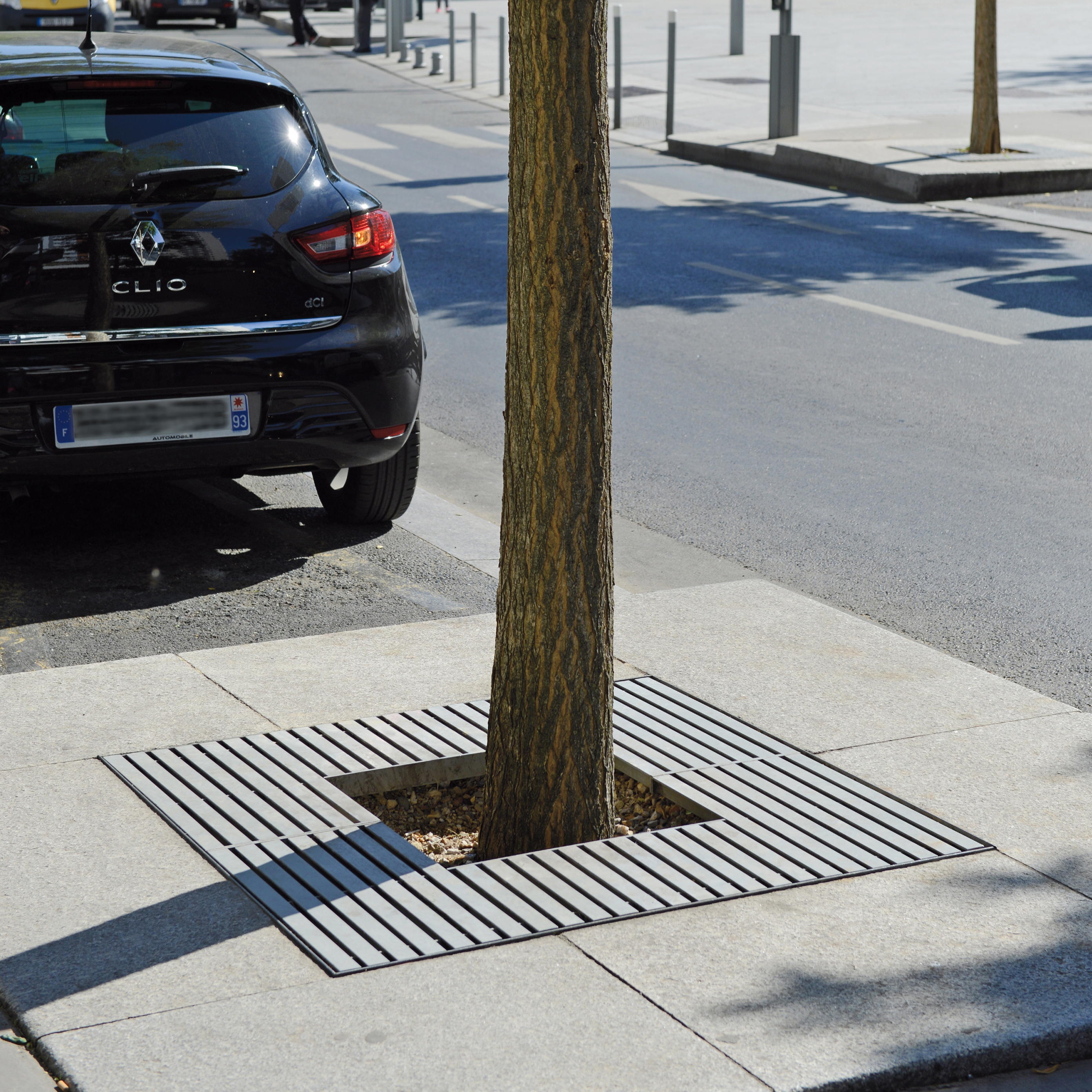 Display product Synergie Tree Grates from manufacturer Univers et Cité - Mobilier urbain