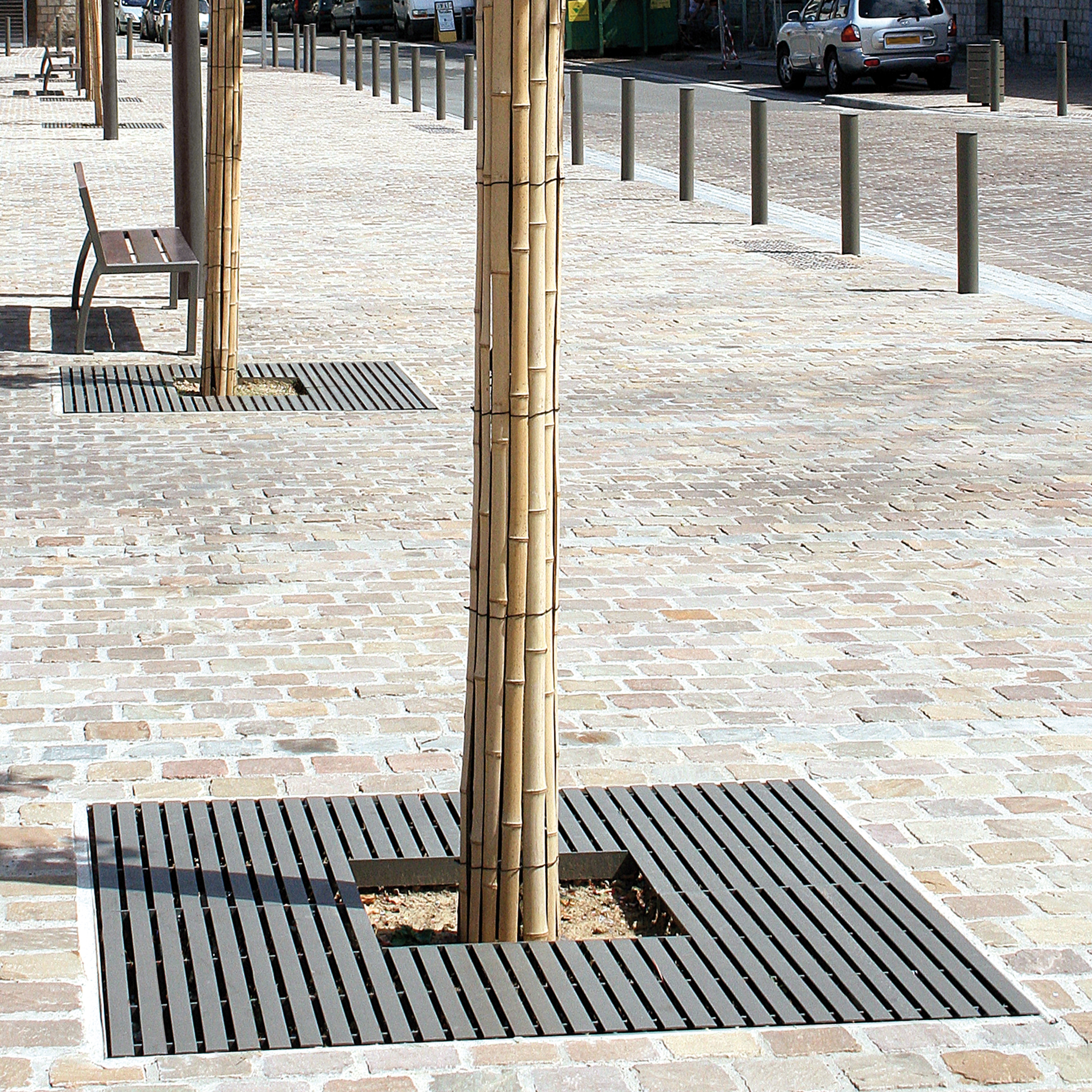 Display product Synergie Tree Grates from manufacturer Univers et Cité - Mobilier urbain